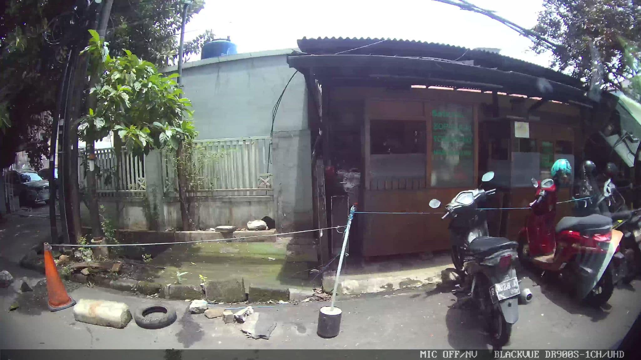 Street view near Harper Hotel MT. Haryono, Jakarta — © Kaart---LEFT (CC BY-SA · Mapillary)