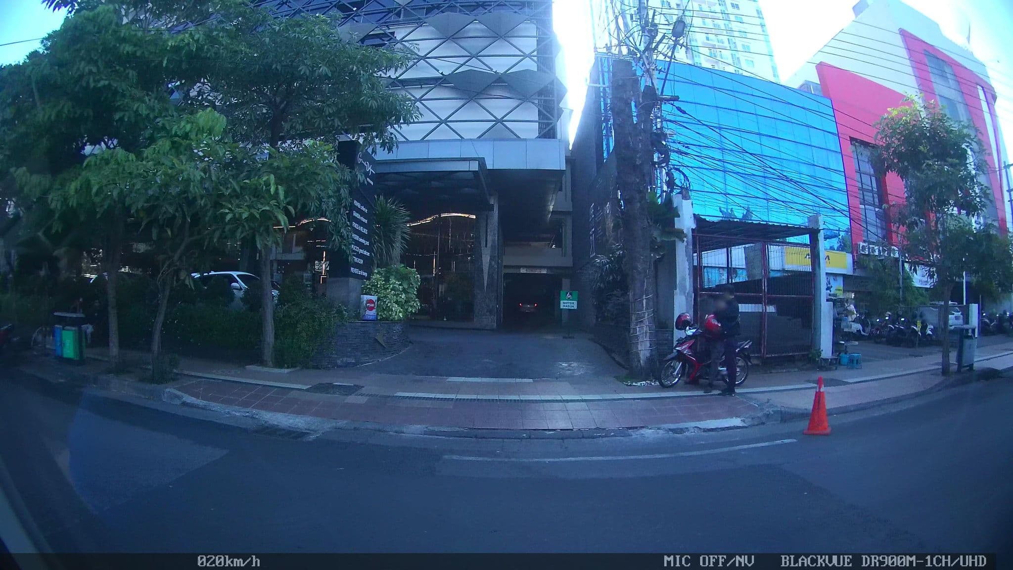 Street view near Grand Dafam Hotel, Surabaya — © kaart_2 (CC BY-SA · Mapillary)