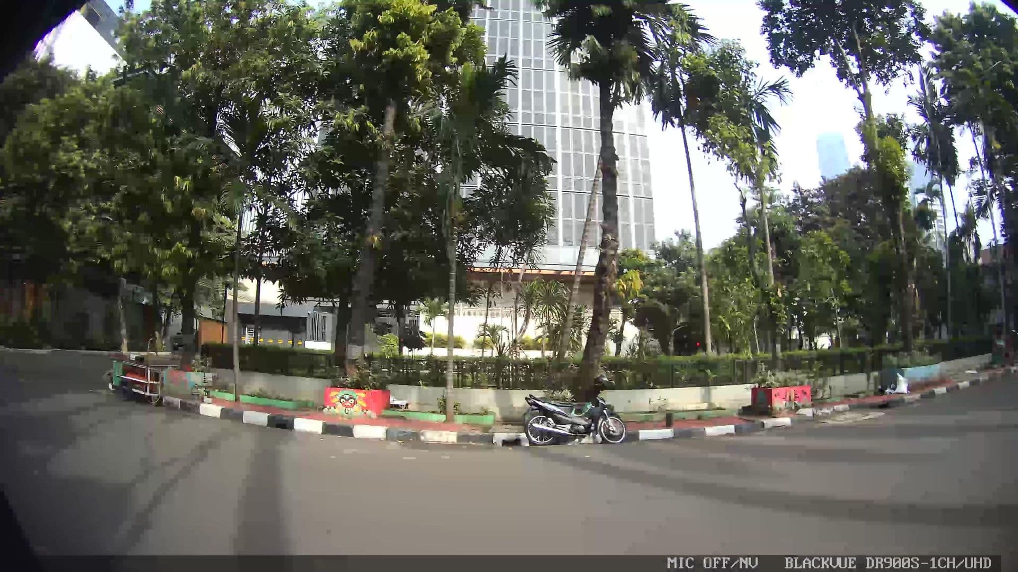 Street view near ARTOTEL Casa Kuningan, Jakarta