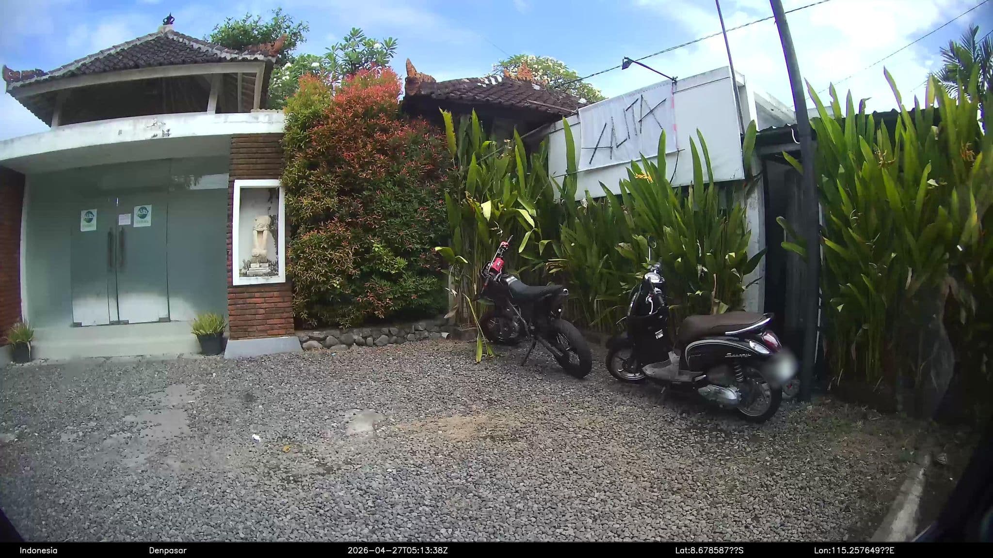Street view near Hotel Bali Hoky, Sanur — © Kaart---LEFT (CC BY-SA · Mapillary)