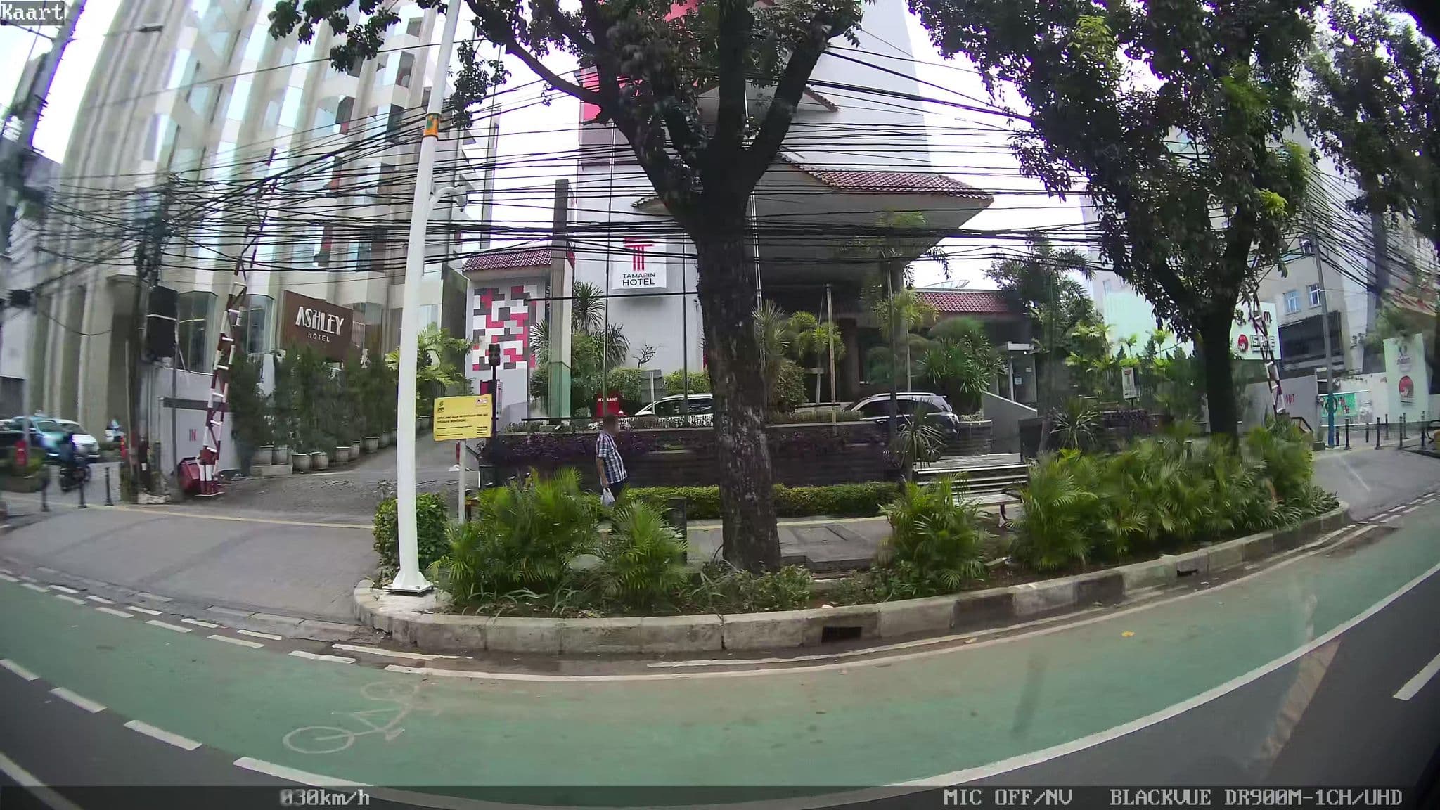 Street view near Hotel Ashley, Jakarta — © kaart_1 (CC BY-SA · Mapillary)