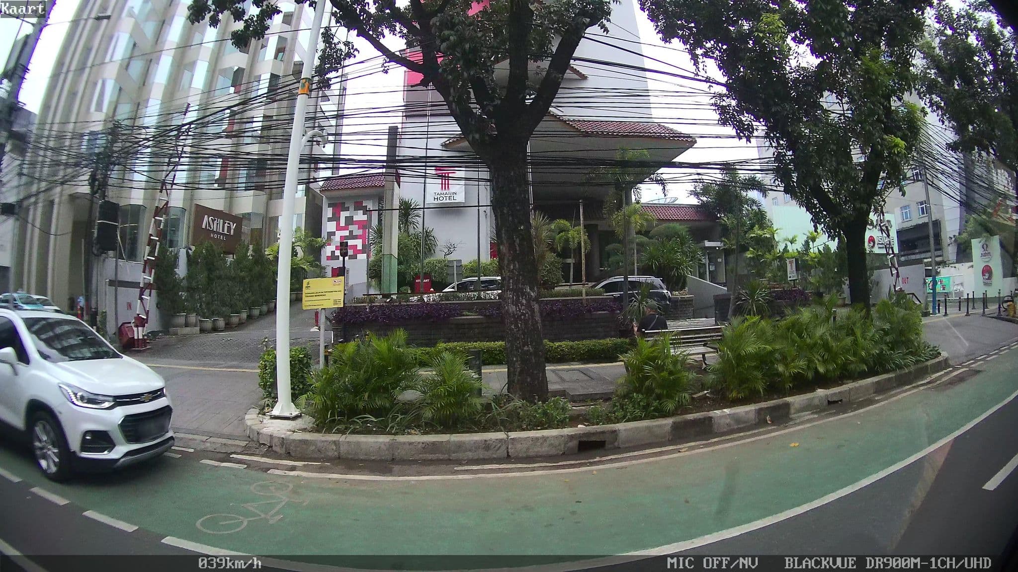 Street view near Hotel Tamarin Jakarta, Jakarta — © kaart_1 (CC BY-SA · Mapillary)