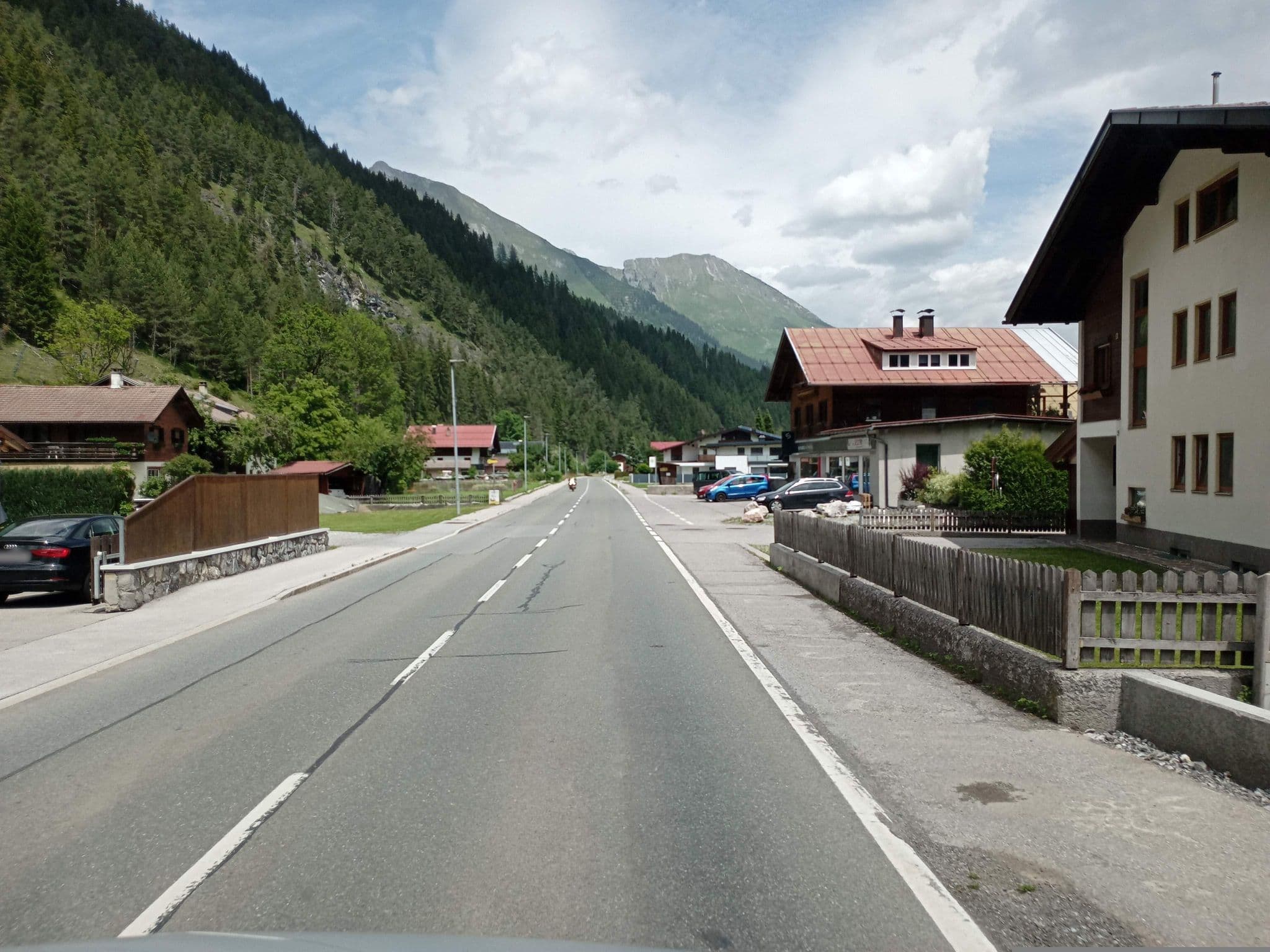 Street view near Haus Dietz, Pettneu