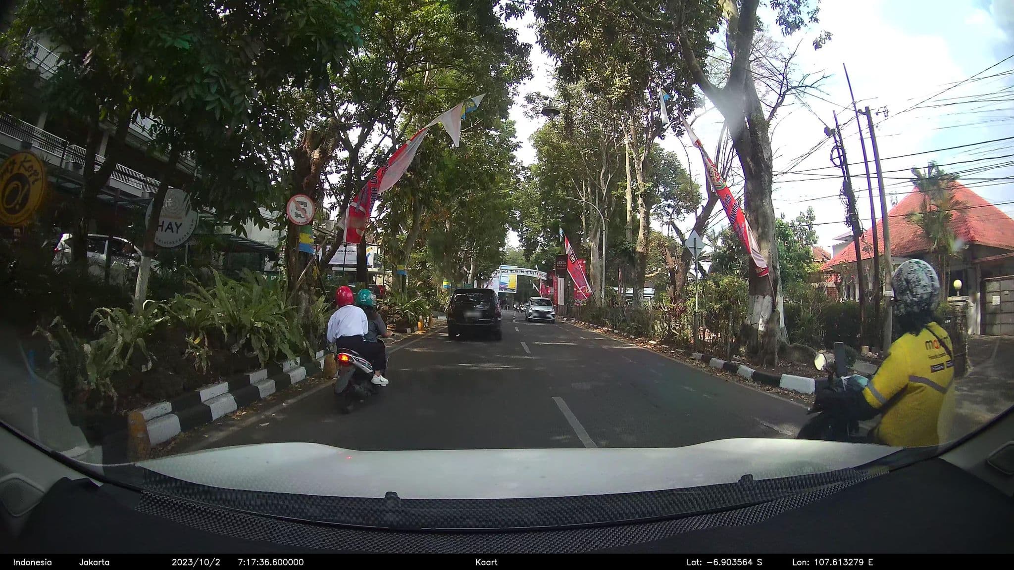 Street view near Hay Hotel Bandung, Bandung — © kaart5 (CC BY-SA · Mapillary)