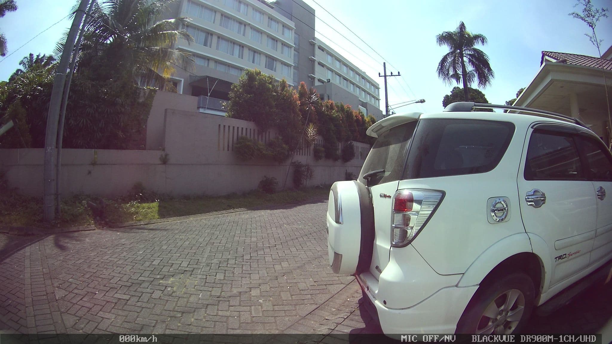 Street view near Hotel Grand Cakra Malang, Singosari — © kaart_2 (CC BY-SA · Mapillary)