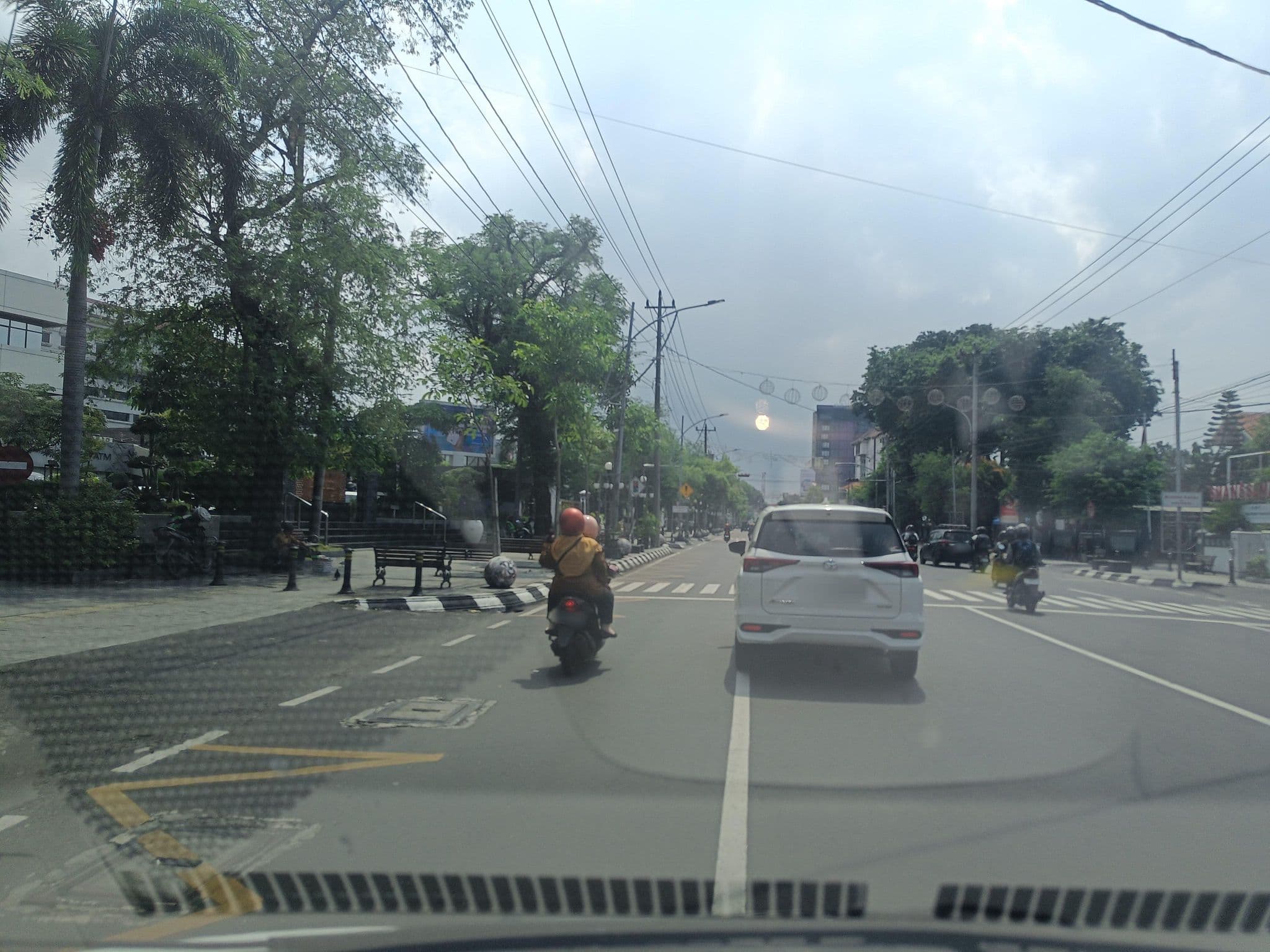 Street view near Hotel Amaris, Semarang