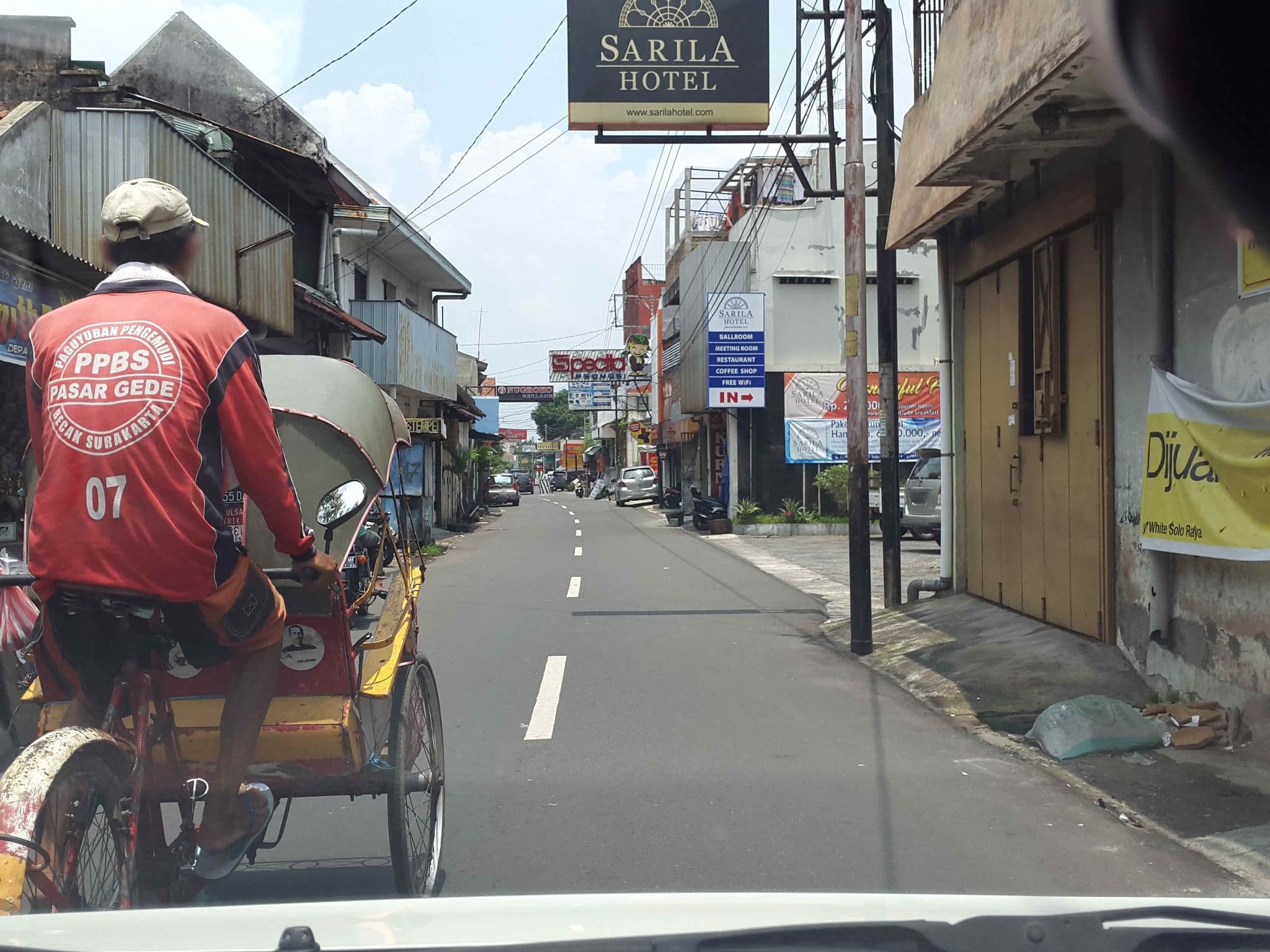 Street view near Sarila Hotel Surakarta, Surakarta — © roadroid (CC BY-SA · Mapillary)