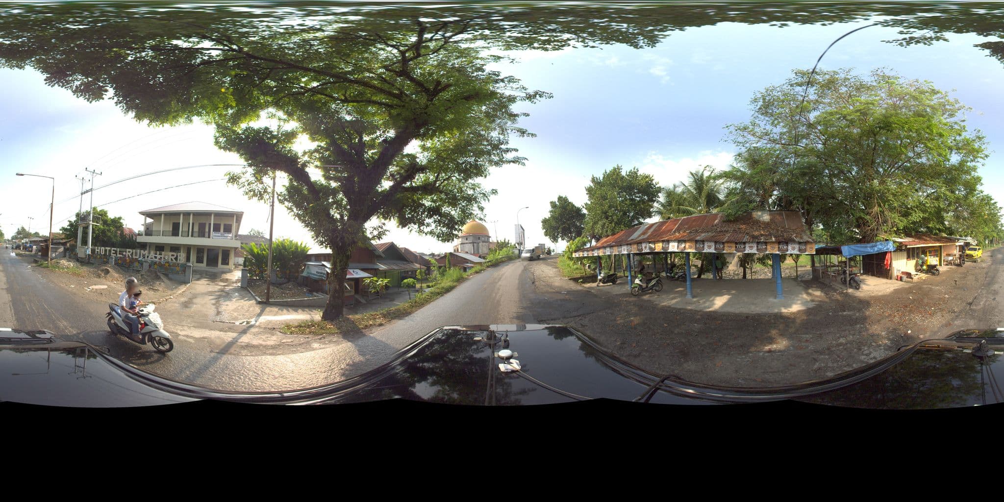 Street view near HOTEL RUMAH RB, Padang — © sarahantos (CC BY-SA · Mapillary)