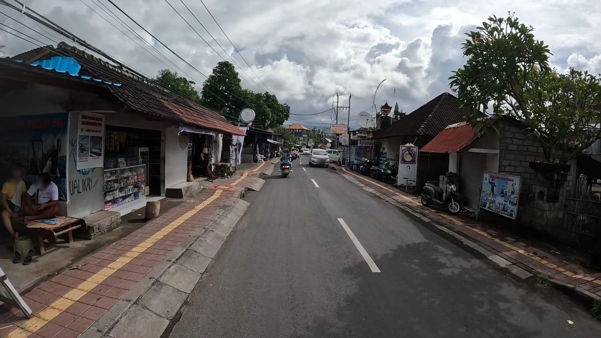 Street view near Rumah Diyah, Amlapura
