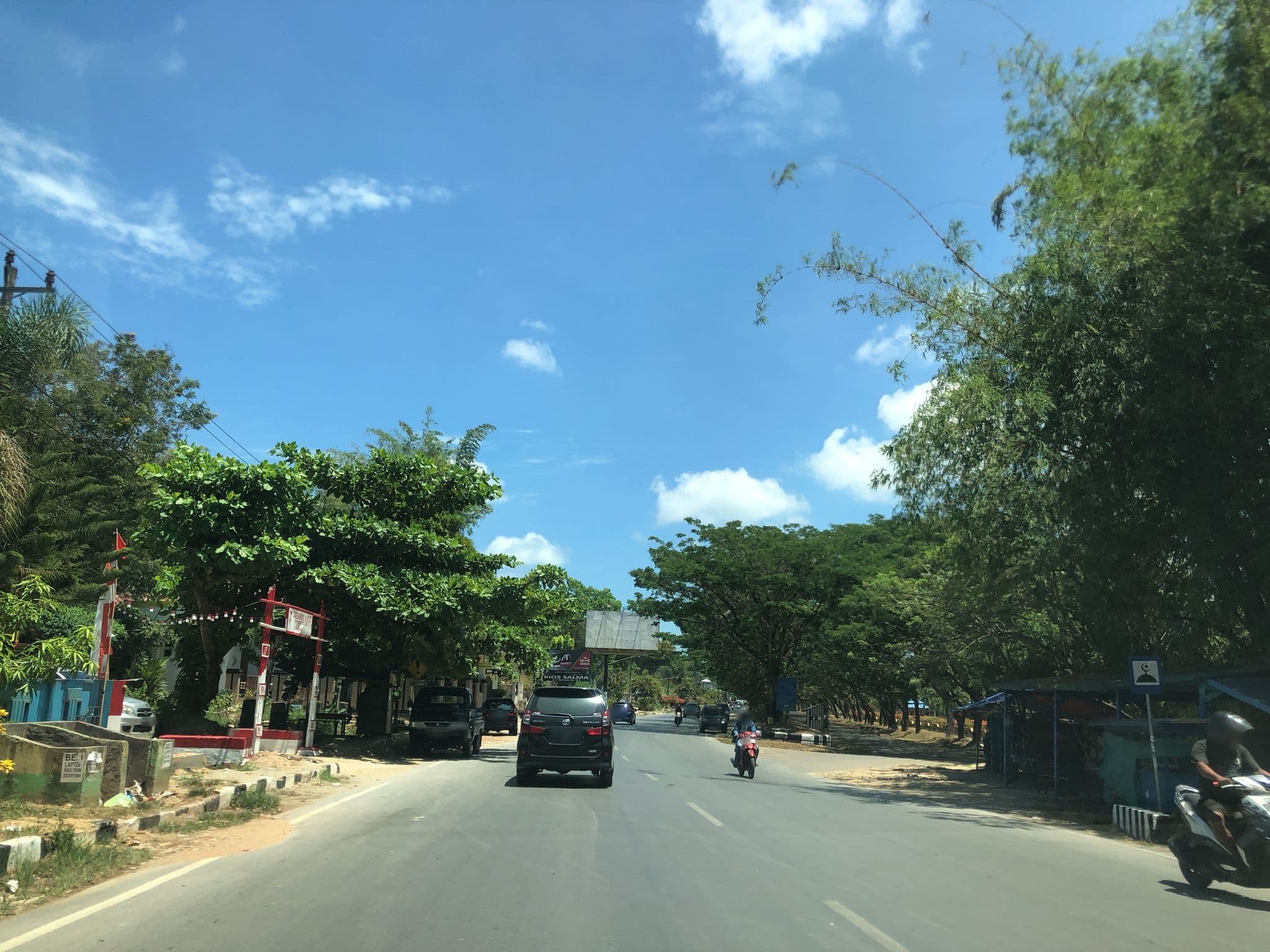 Street view near Hotel Resik Tipulu, Kendari