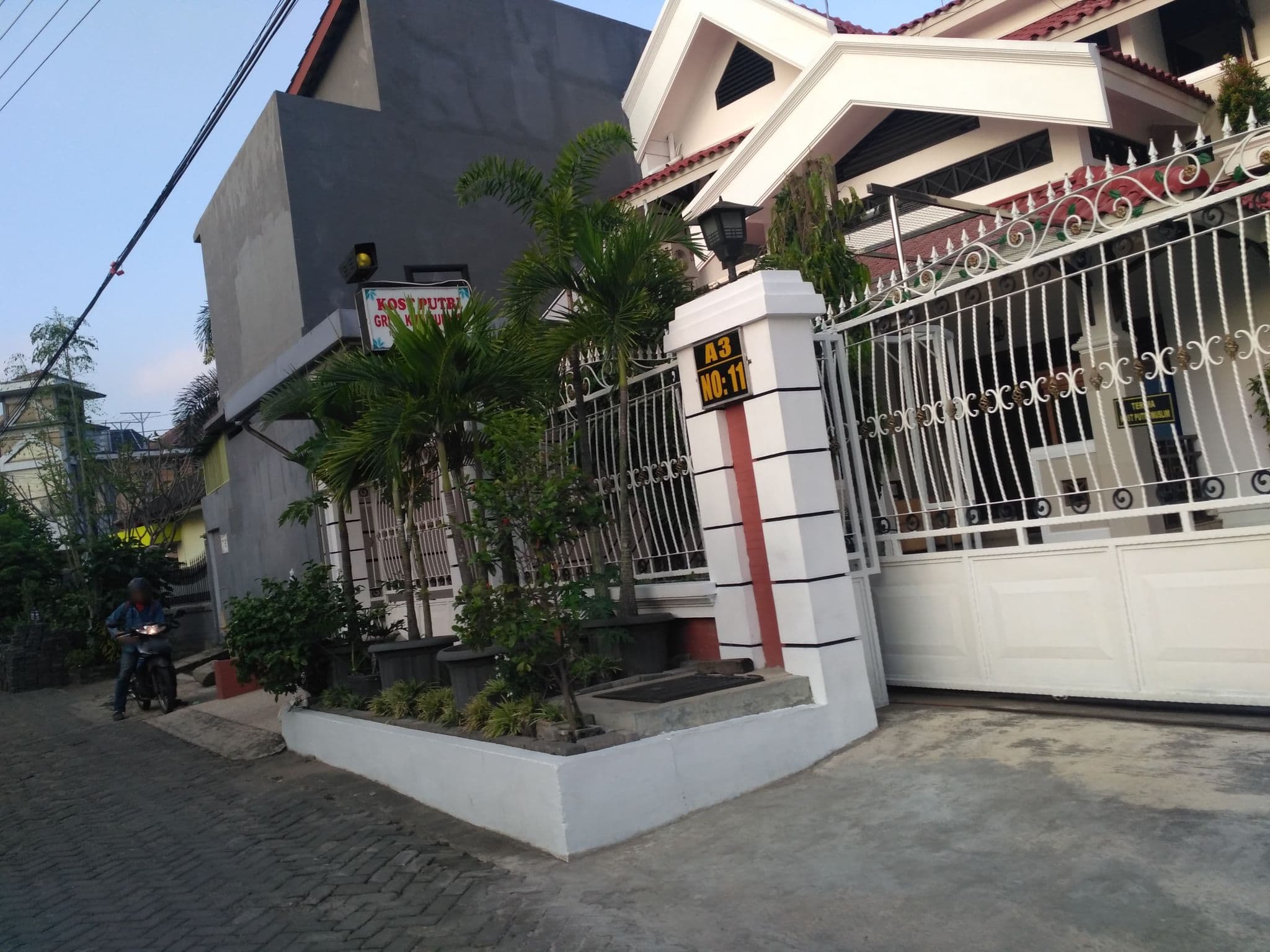 Street view near Griya Khoirunnisa, Melati — © dina_permata (CC BY-SA · Mapillary)