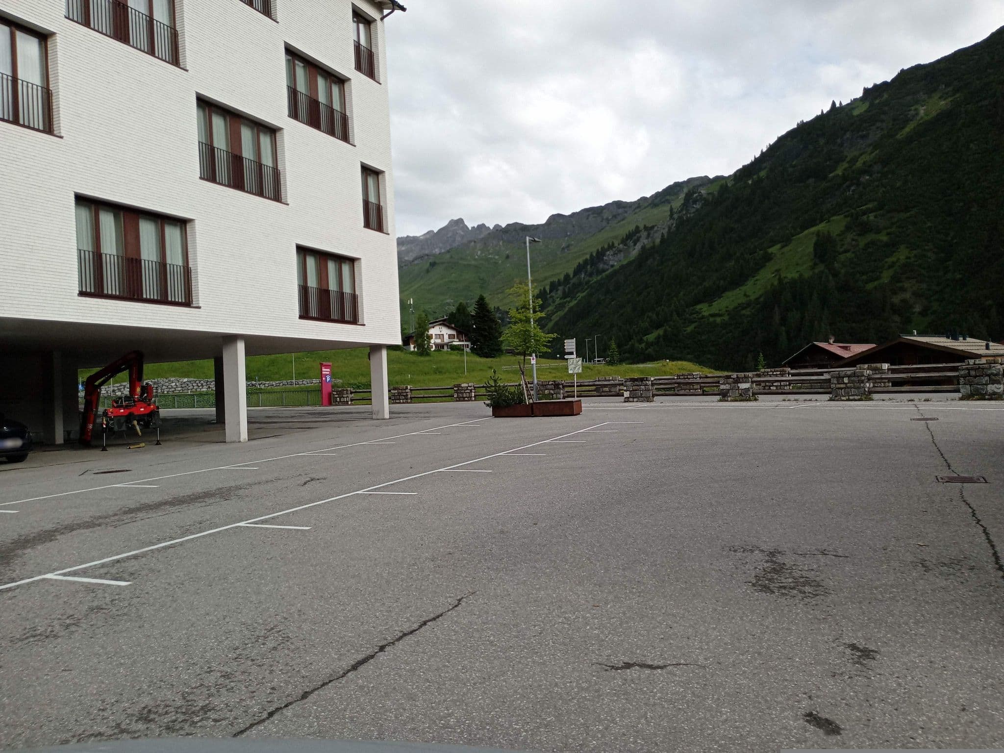 Street view near Walserstube, Lech