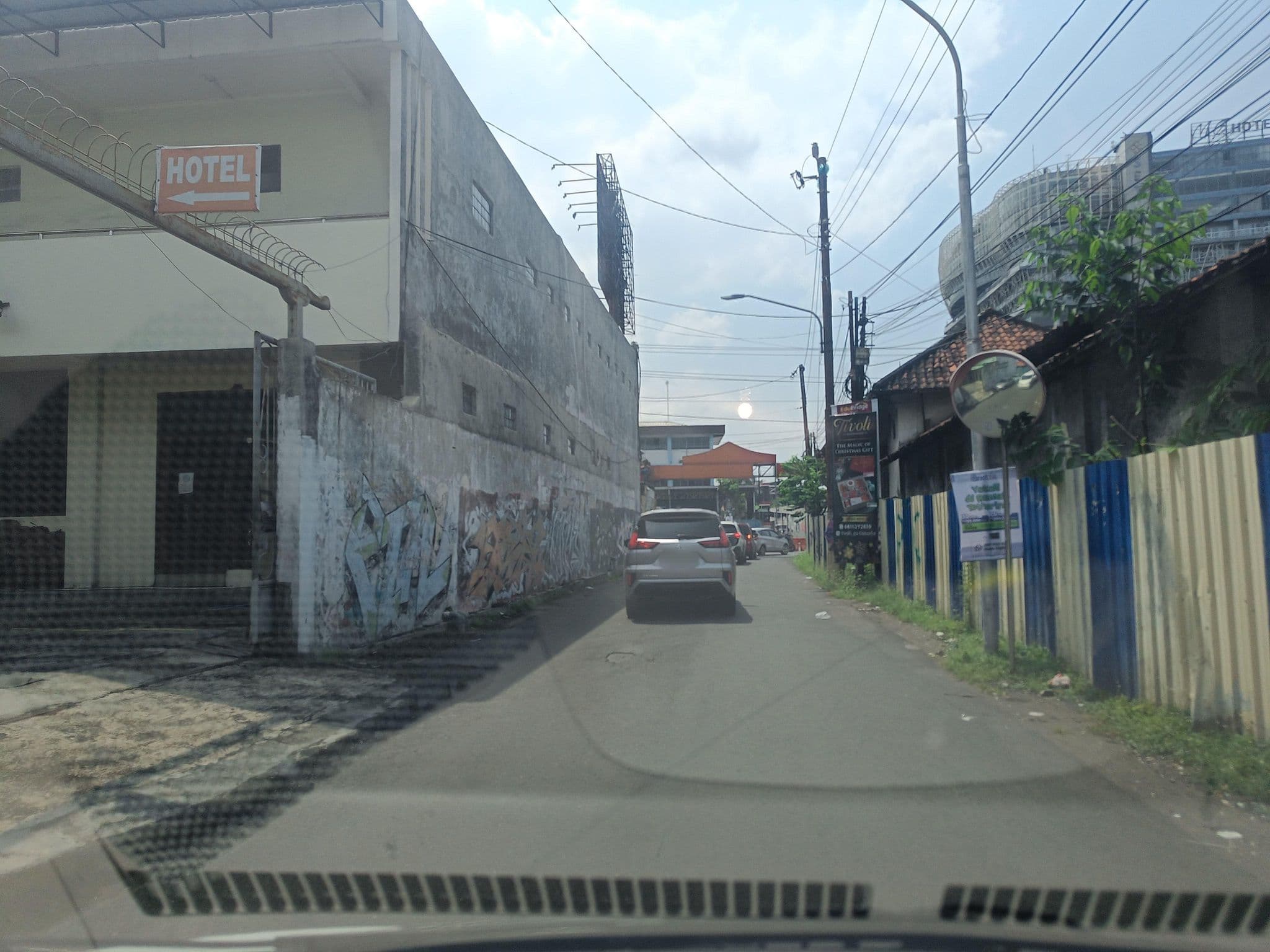 Street view near Tentrem Ayem Semarang, Semarang