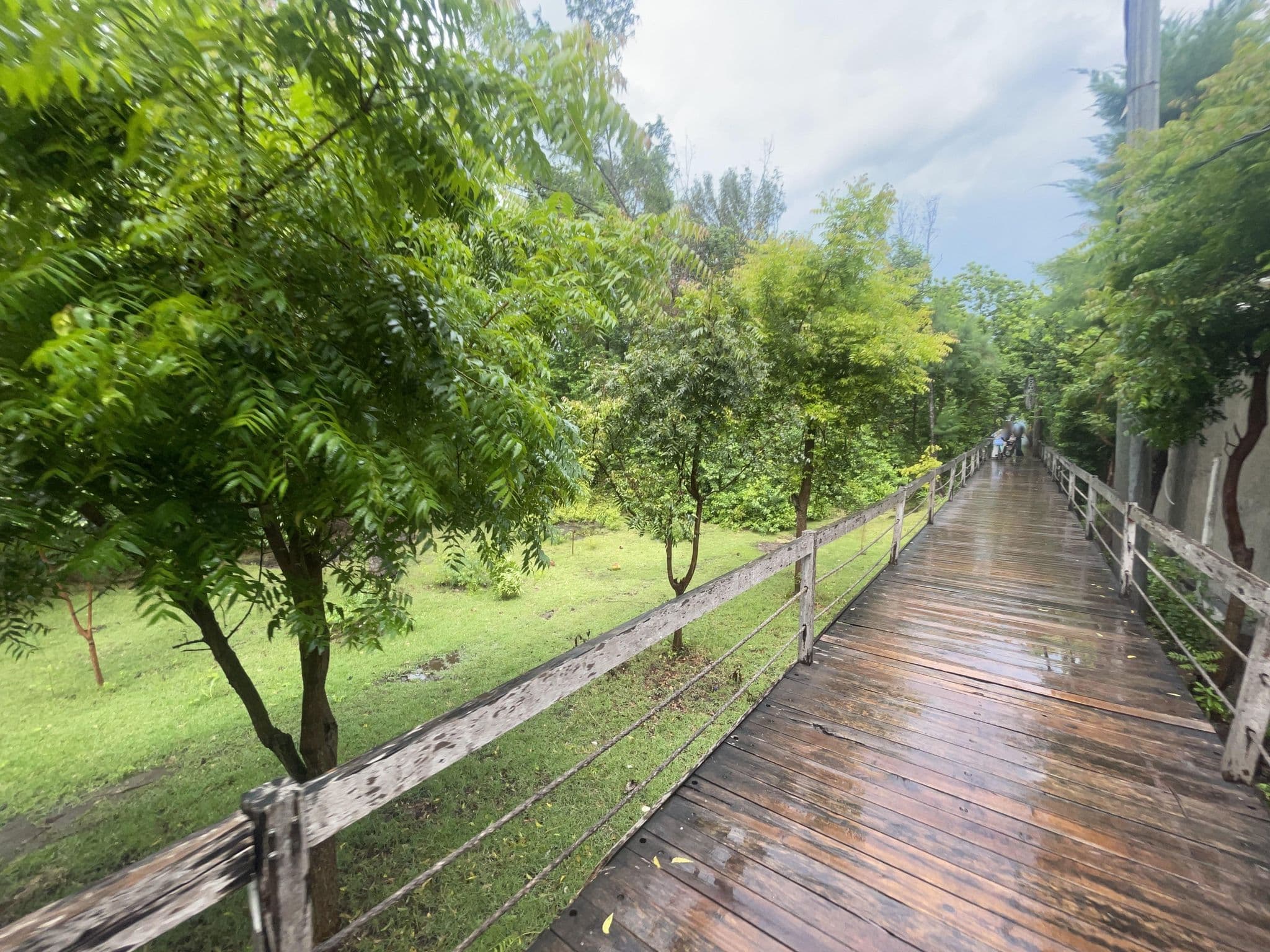 Street view near Ponte Villas, Gili Trawangan