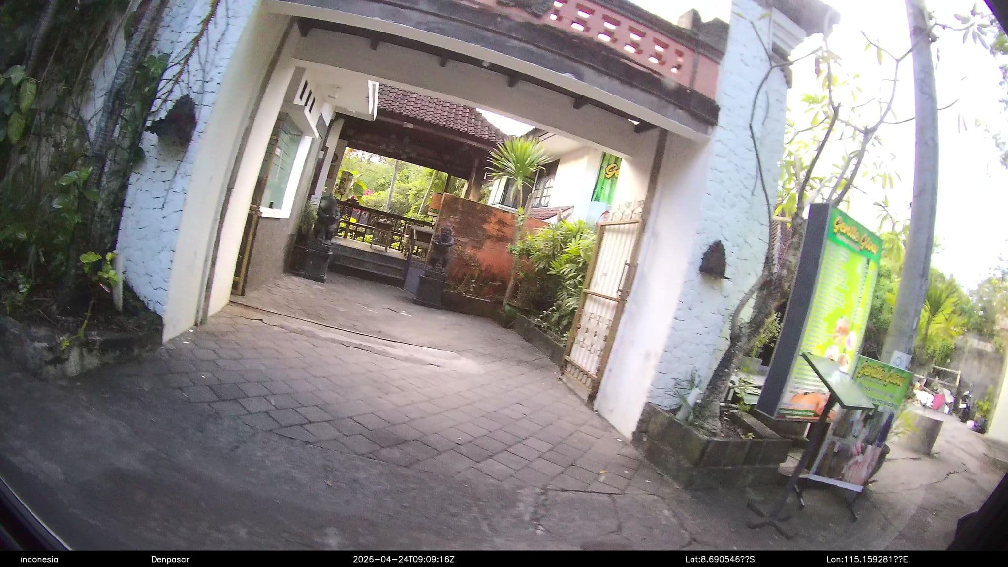 Street view near Sarinande Hotel, Legian