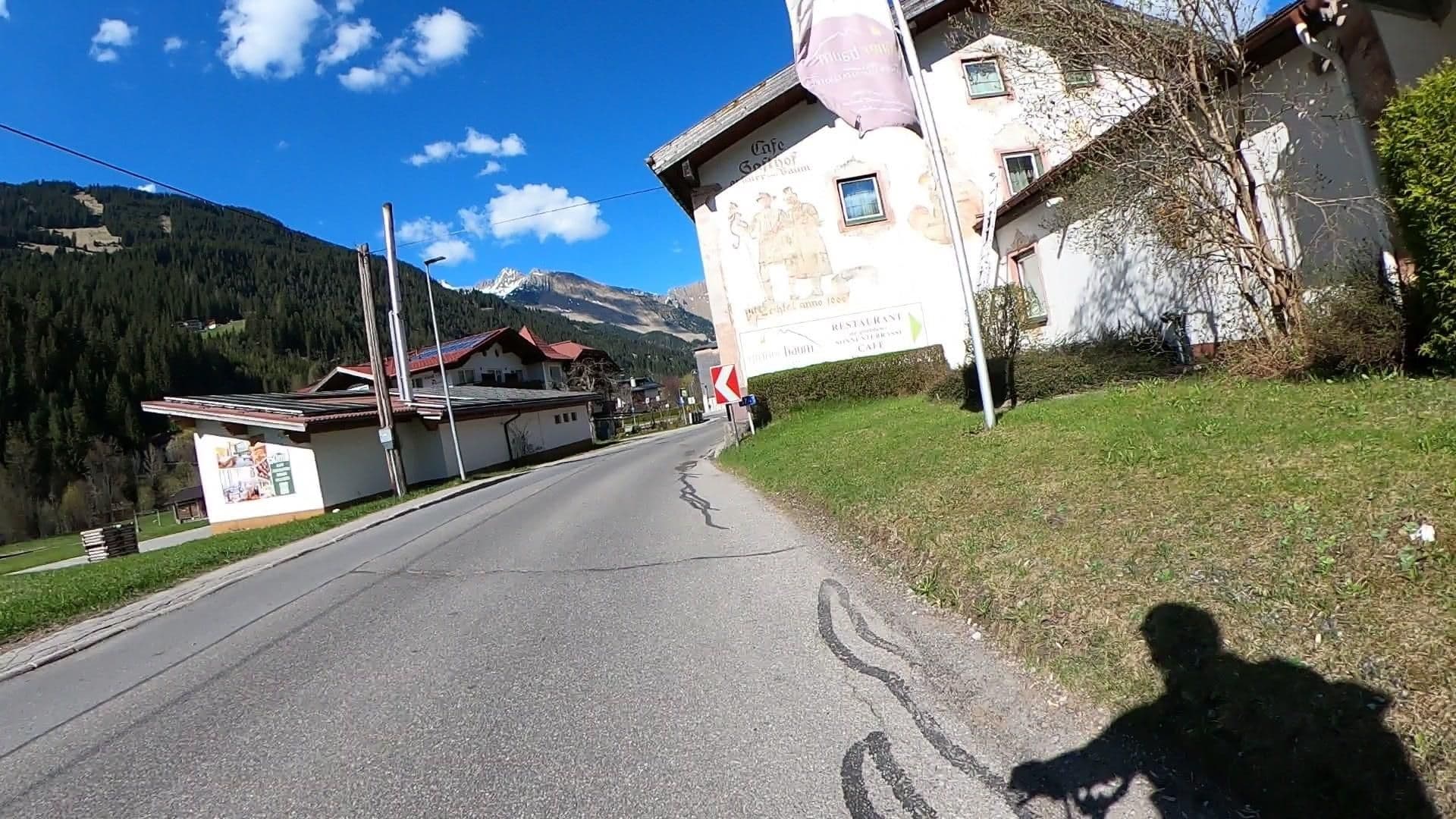 Street view near Grüner Baum, Pettneu