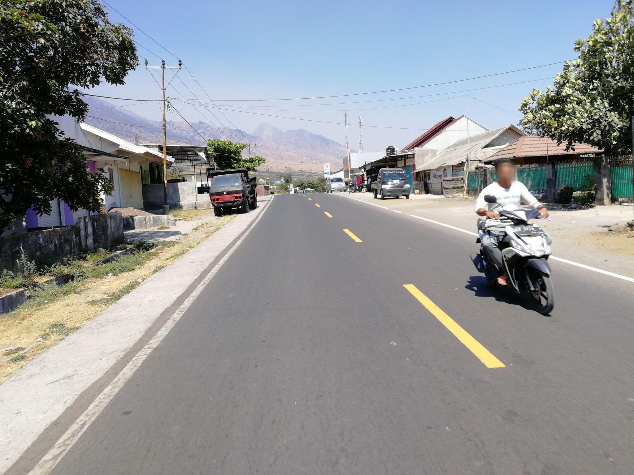 Street view near atilah homestay, Labuan Lombok — © thewayofmando (CC BY-SA · Mapillary)