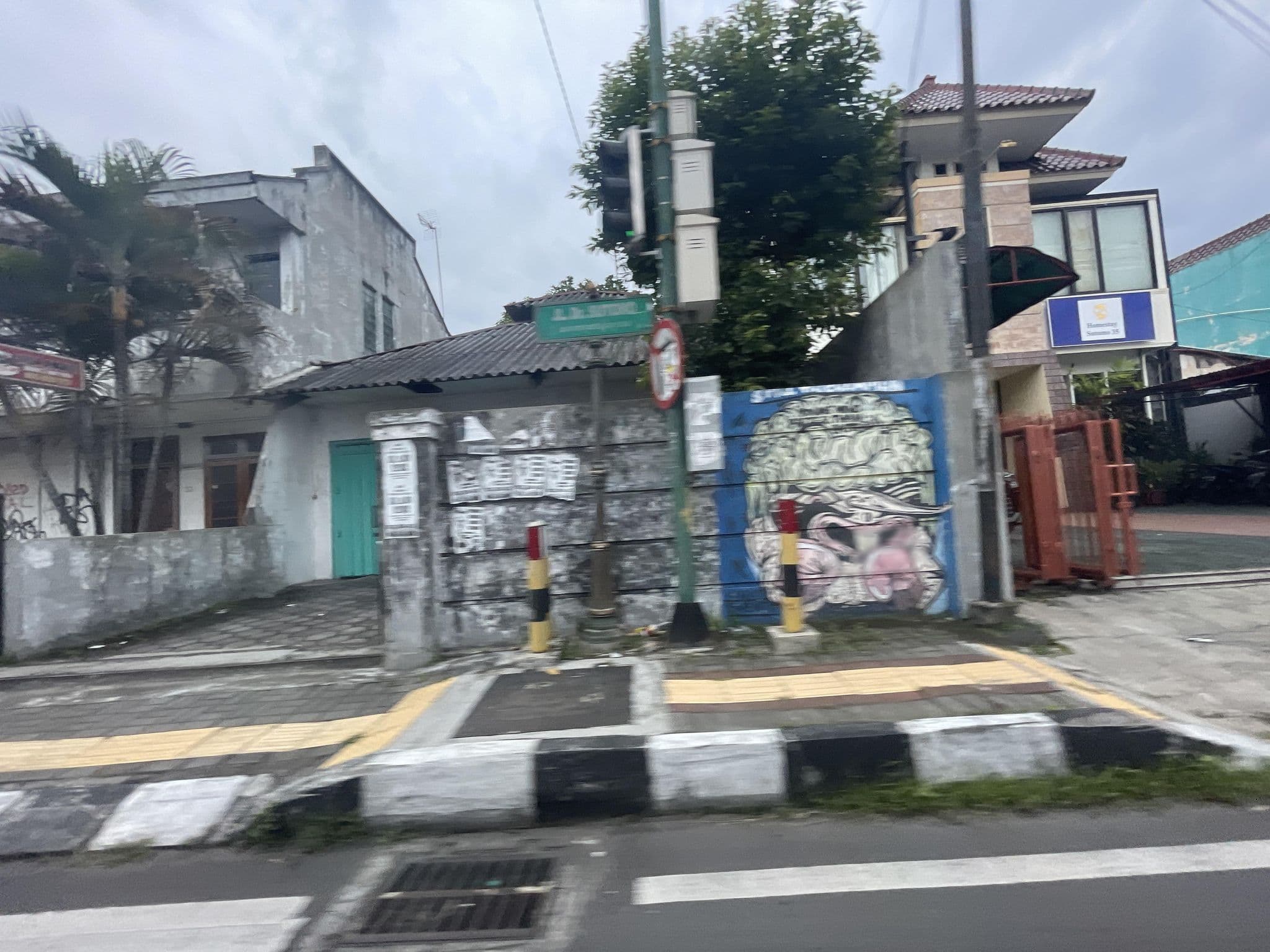 Street view near Cashlez Homestay, Yogyakarta — © filipb (CC BY-SA · Mapillary)