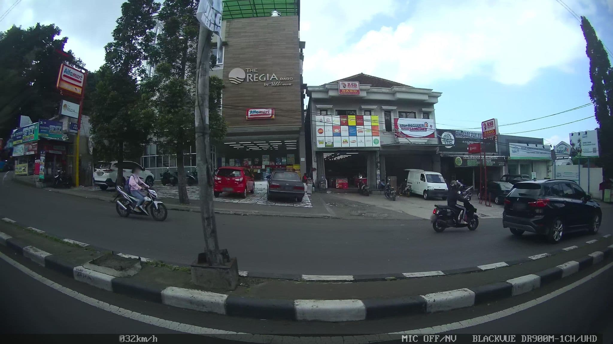 Street view near The Regia Dago, Lembang — © kaart5 (CC BY-SA · Mapillary)