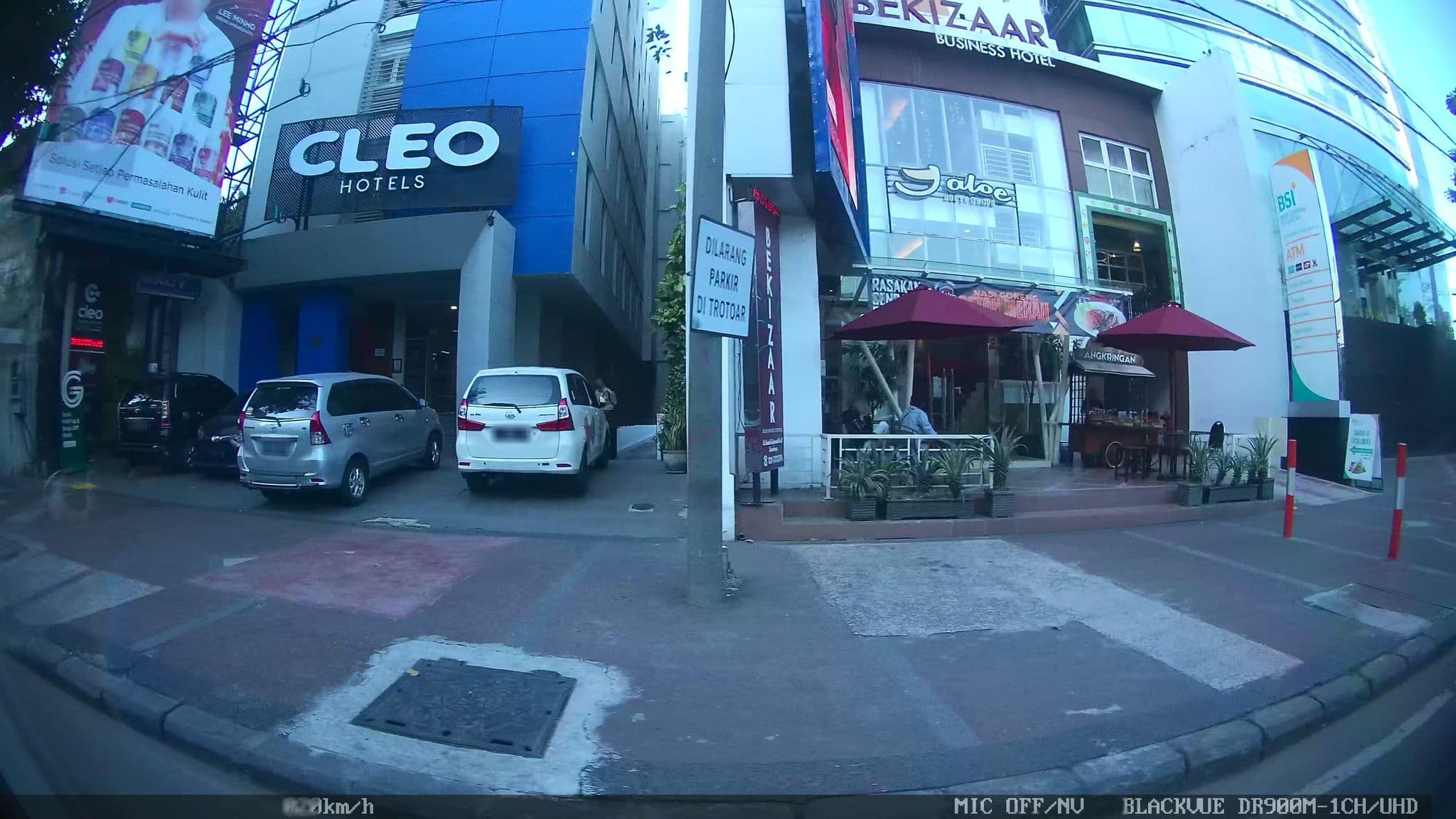 Street view near Cleo Hotel, Surabaya