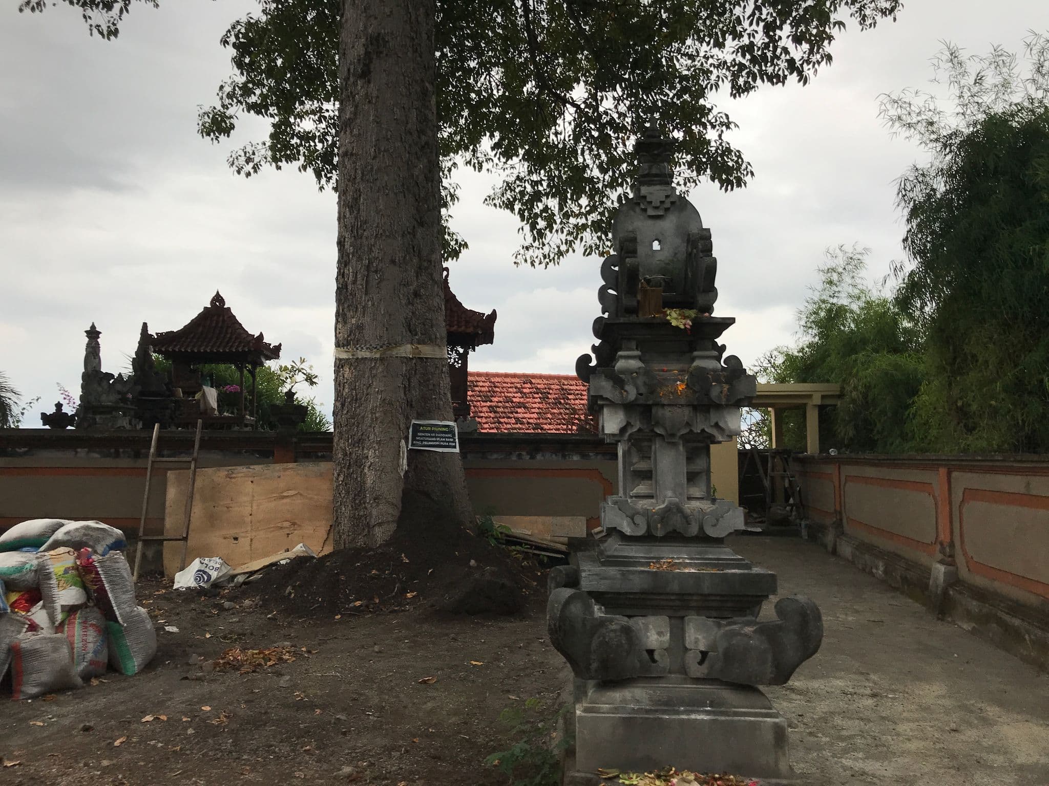 Street view near Kembali Beach Bungalows, Amlapura