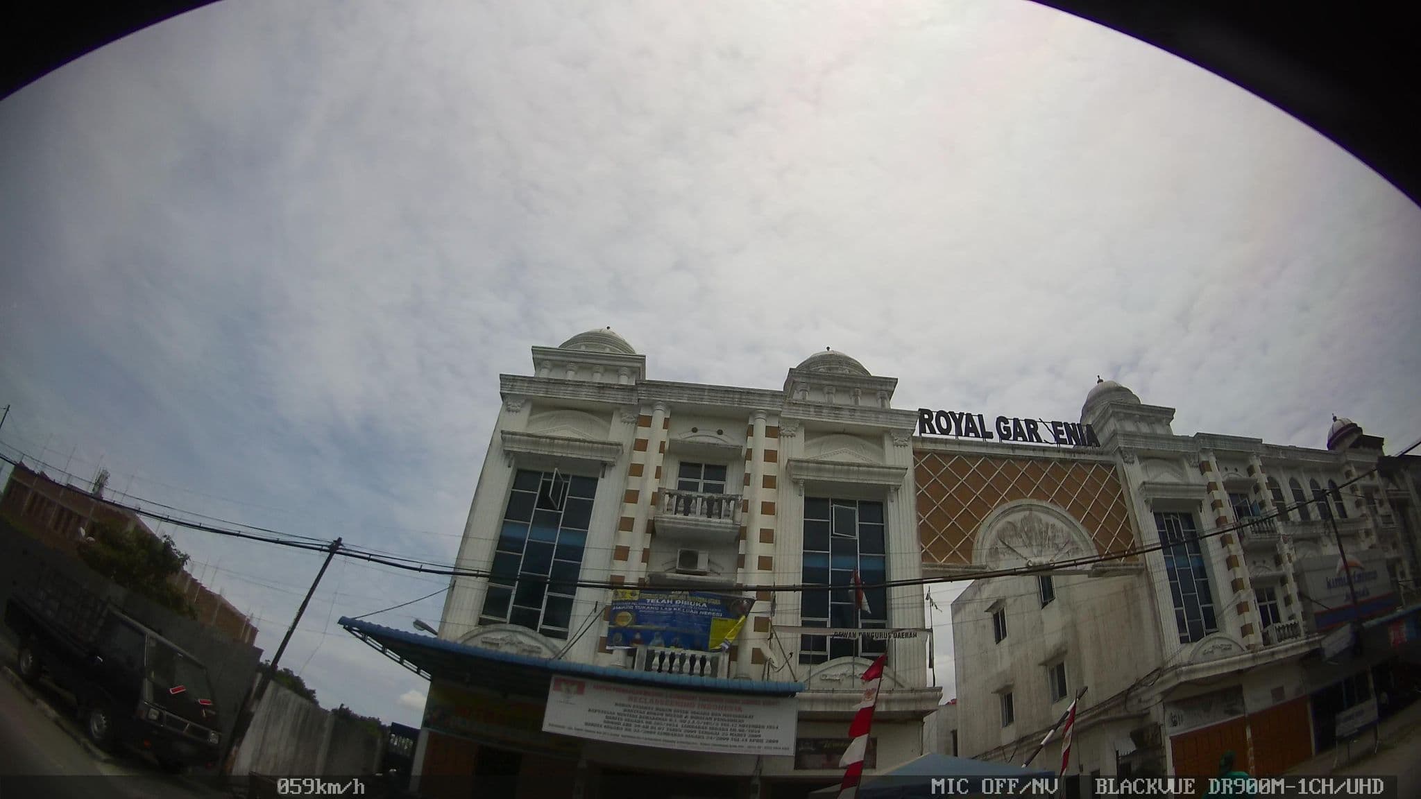 Street view near Golden Eleven Hotel, Sunggal — © kaart_2 (CC BY-SA · Mapillary)