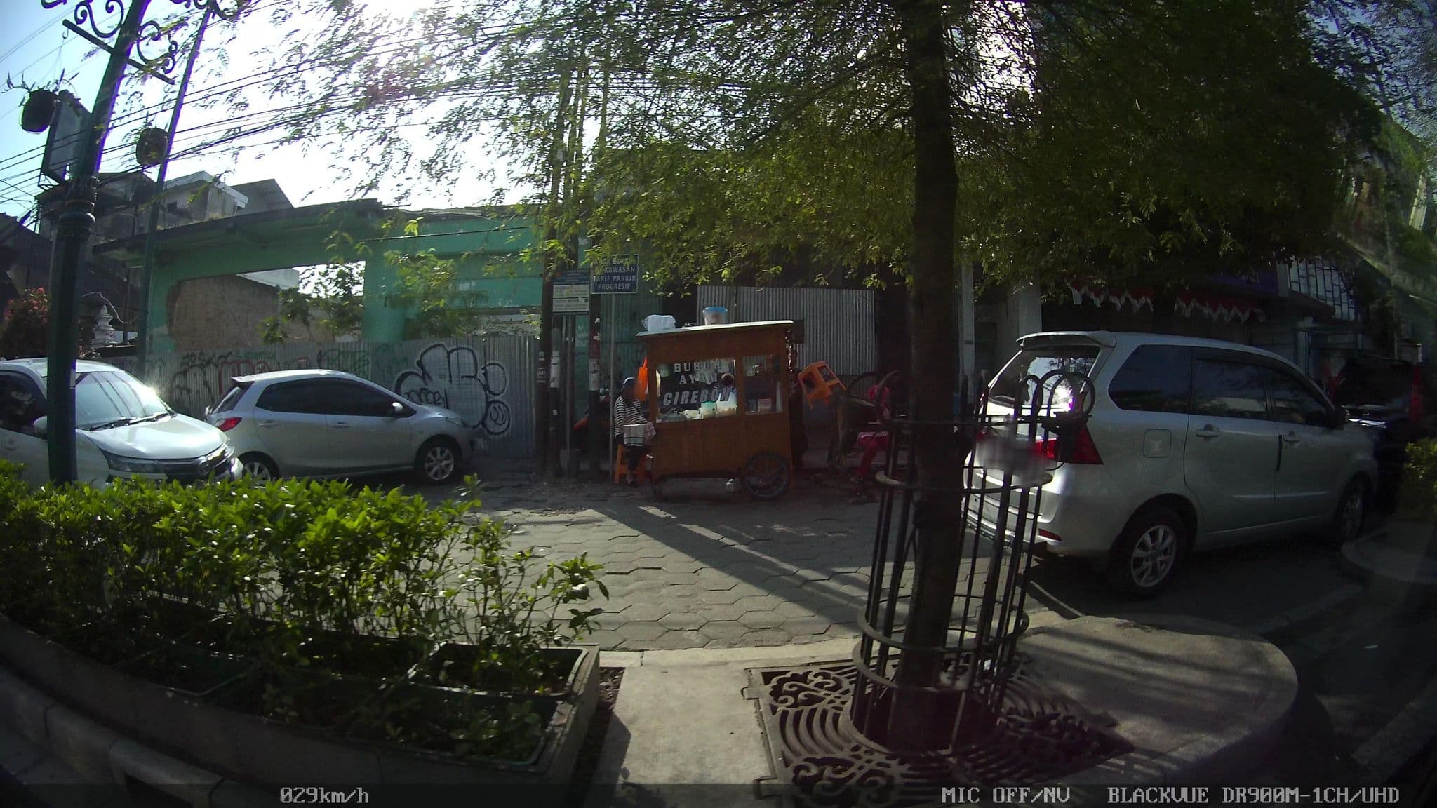 Street view near The Srikandi Hotel, Yogyakarta — © kaart5 (CC BY-SA · Mapillary)