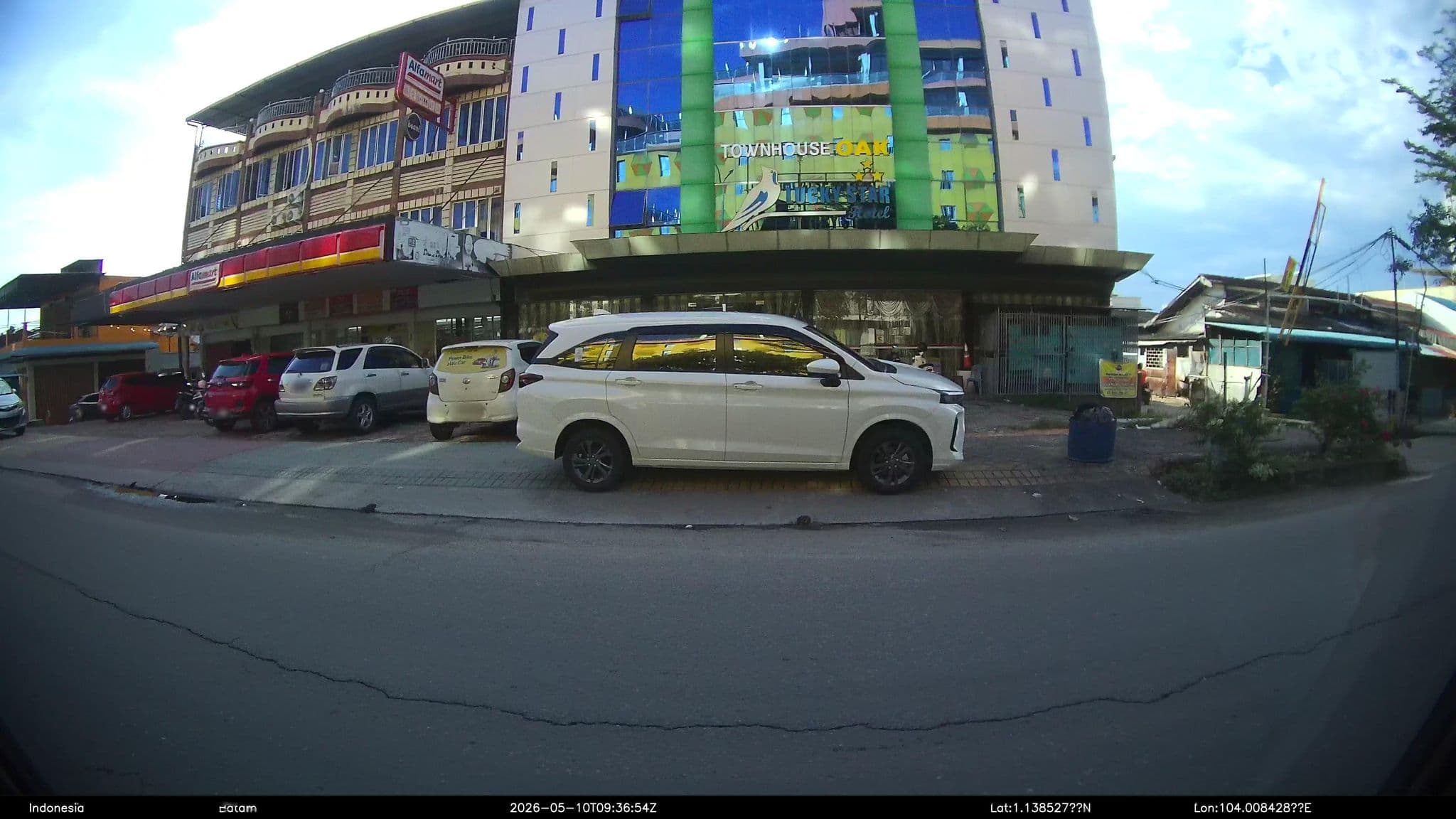 Street view near Cardinal Lucky Star Hotel, Batam