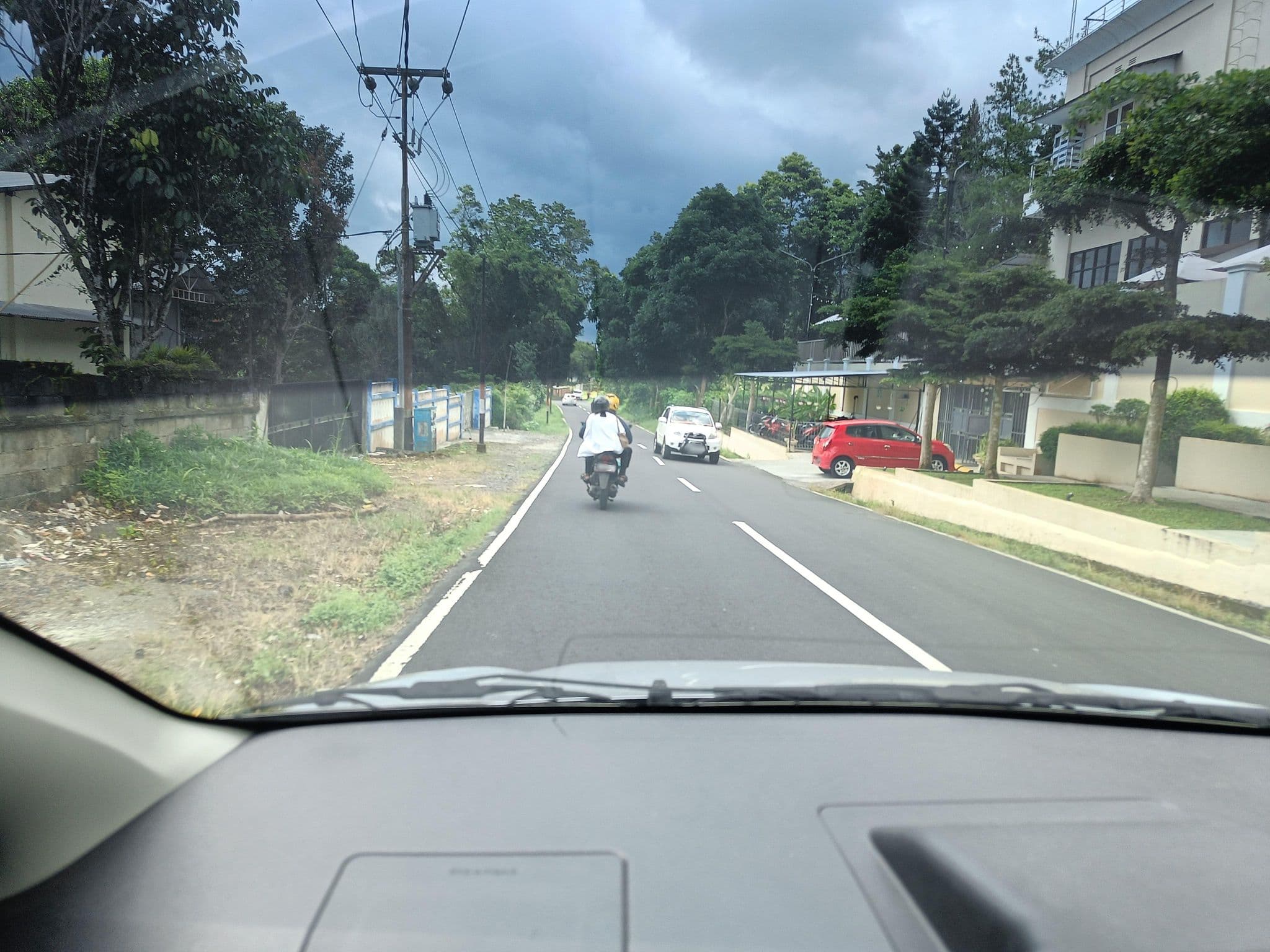 Street view near Emitta Boutique Hotel Tomohon Utara, Tomohon — © hen0ch (CC BY-SA · Mapillary)