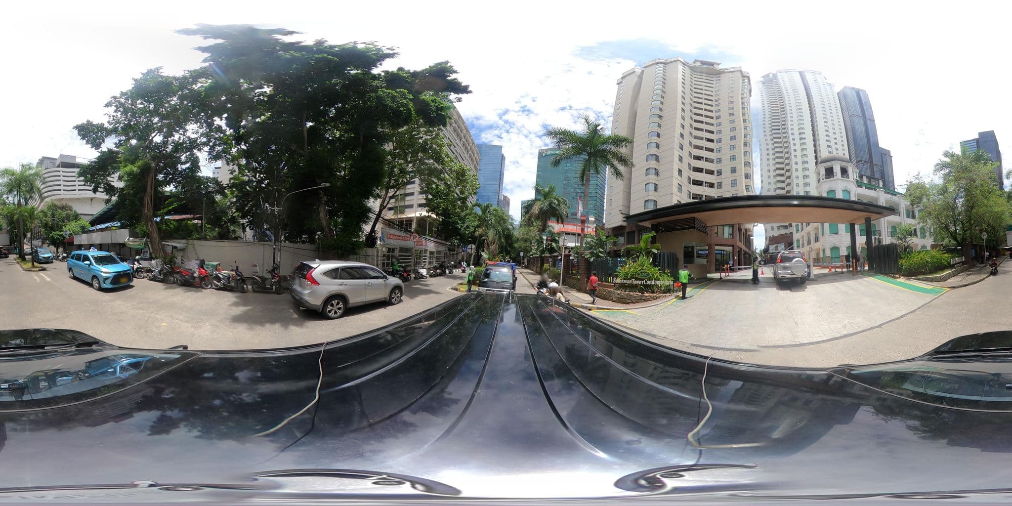 Street view near Hotel Suite Aryaduta, Jakarta