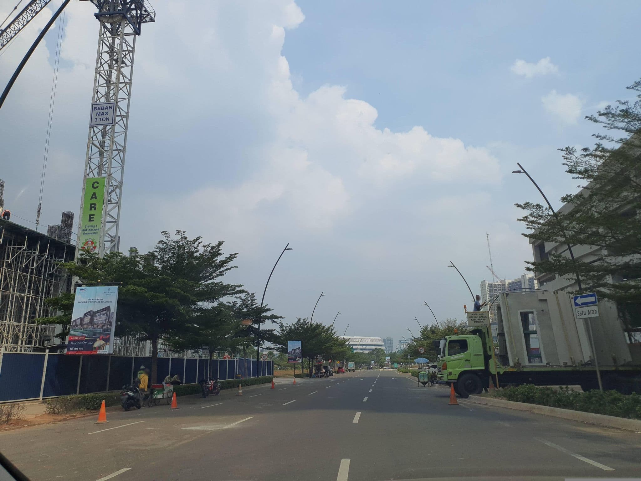 Street view near Novotel, Serpong — © FotoPeta (CC BY-SA · Mapillary)