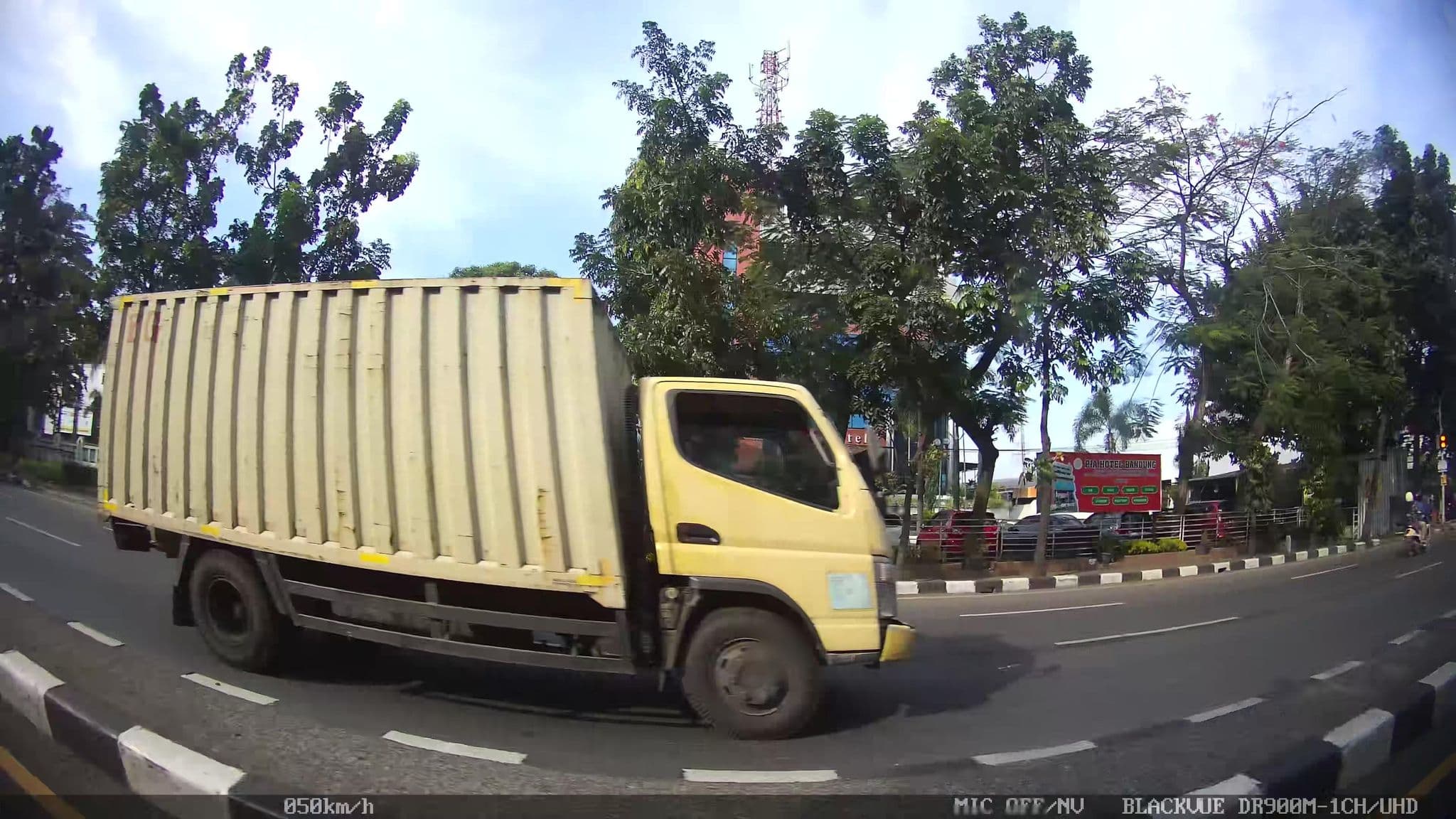 Street view near Pia Hotel, Bandung — © kaart_1 (CC BY-SA · Mapillary)