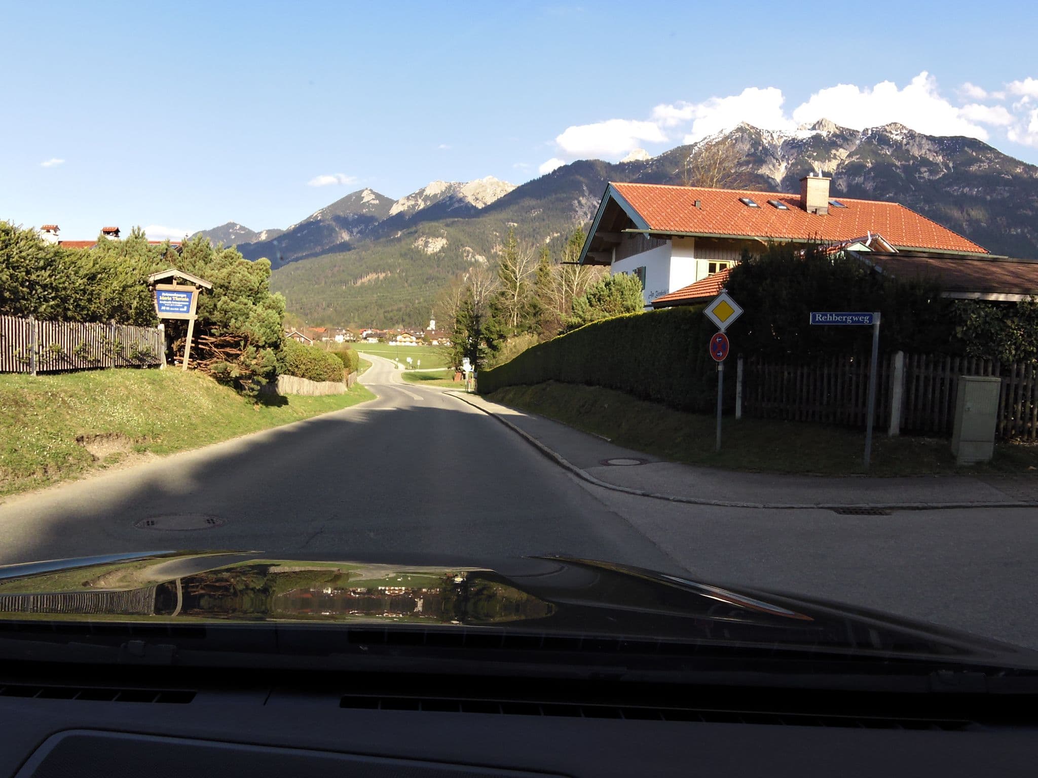Street view near Ferienwohnungen "Am Bärnbichl", Krün — © czmrtn (CC BY-SA · Mapillary)