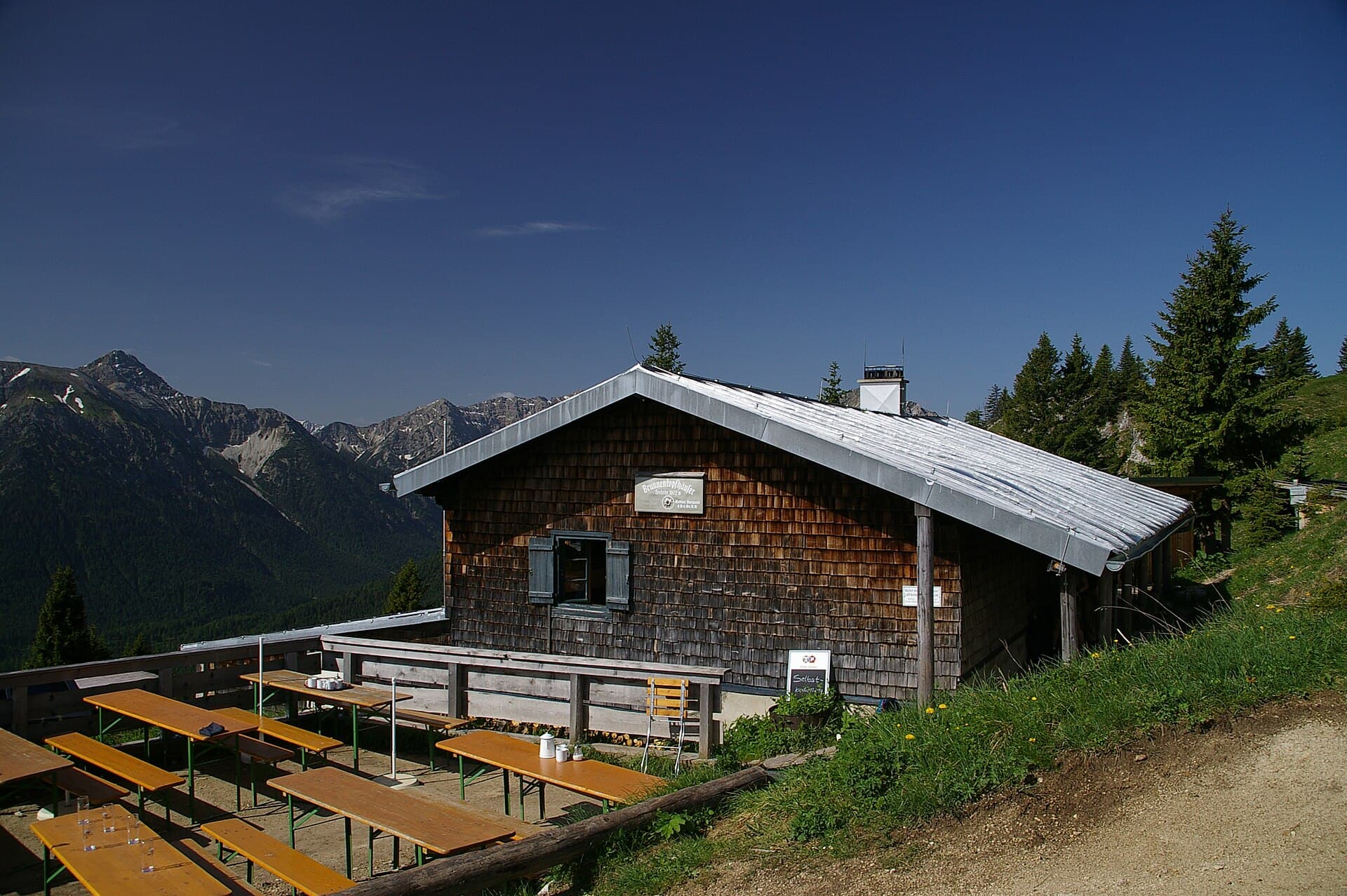 Brunnenkopfhütte (via Wikimedia Commons, CC BY-SA 3.0)