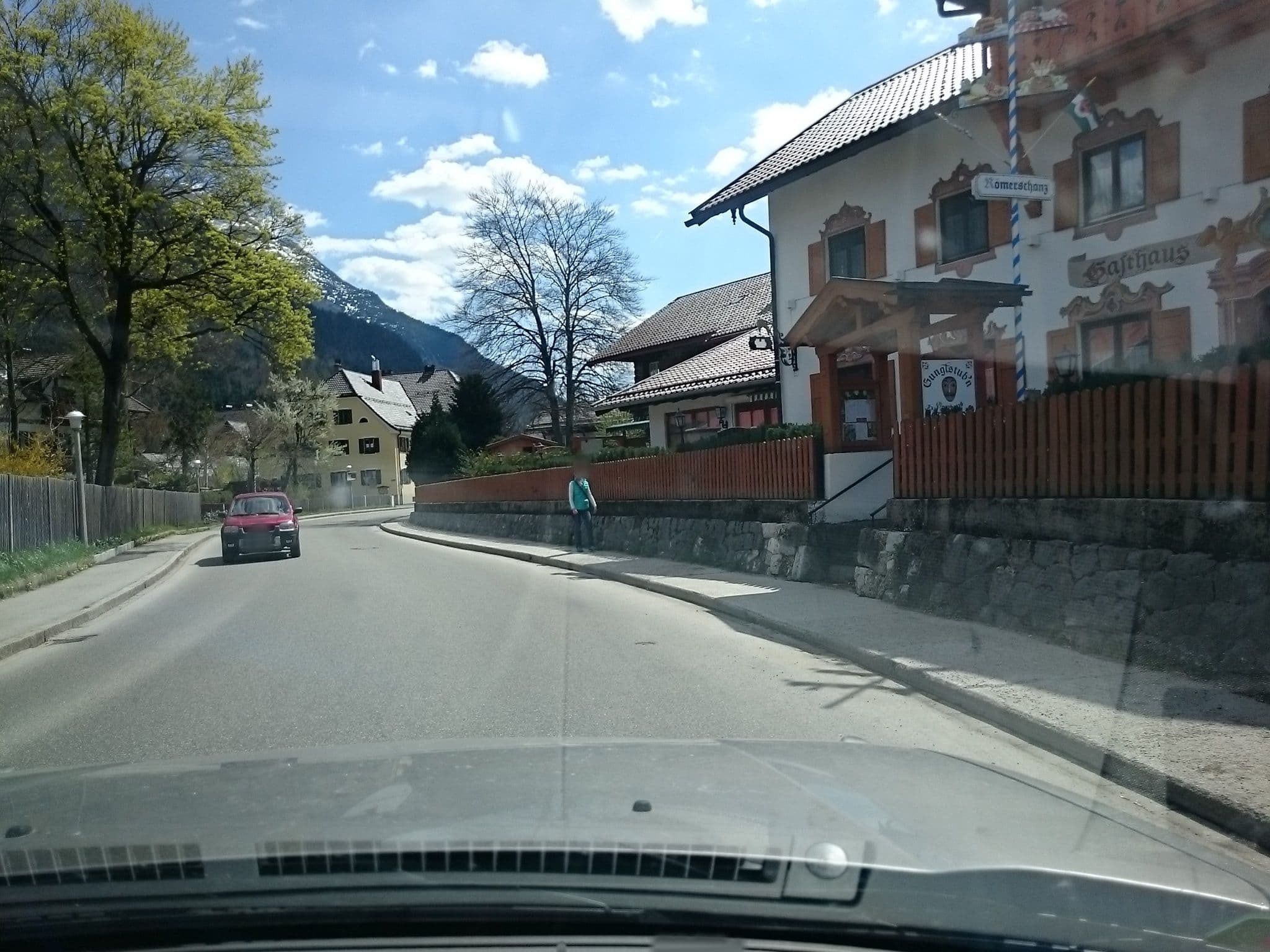 Street view near Ferienwohnungen Haus Minge, Mittenwald — © voschix (CC BY-SA · Mapillary)