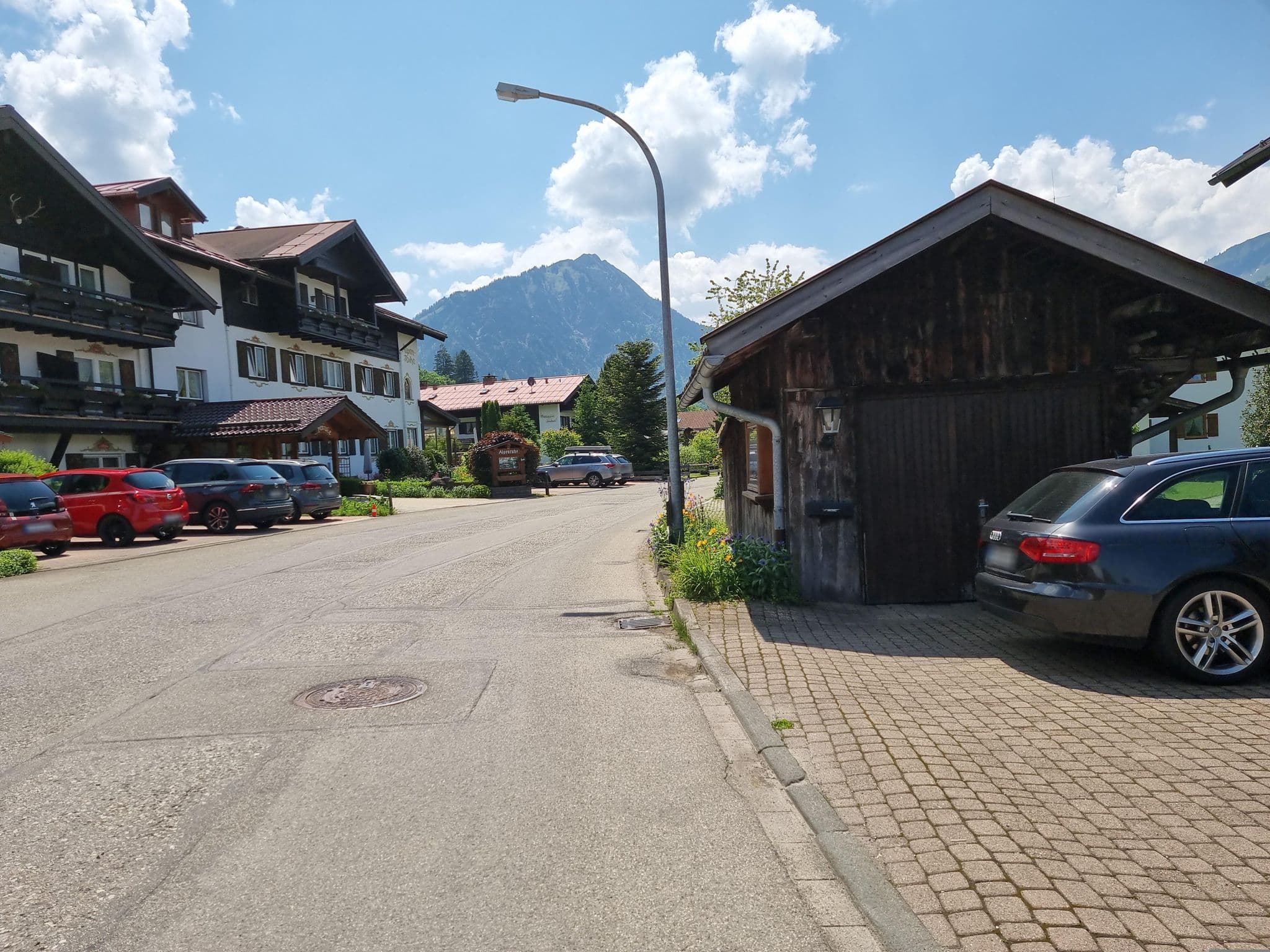 Street view near Fideliushaus, Oberstdorf