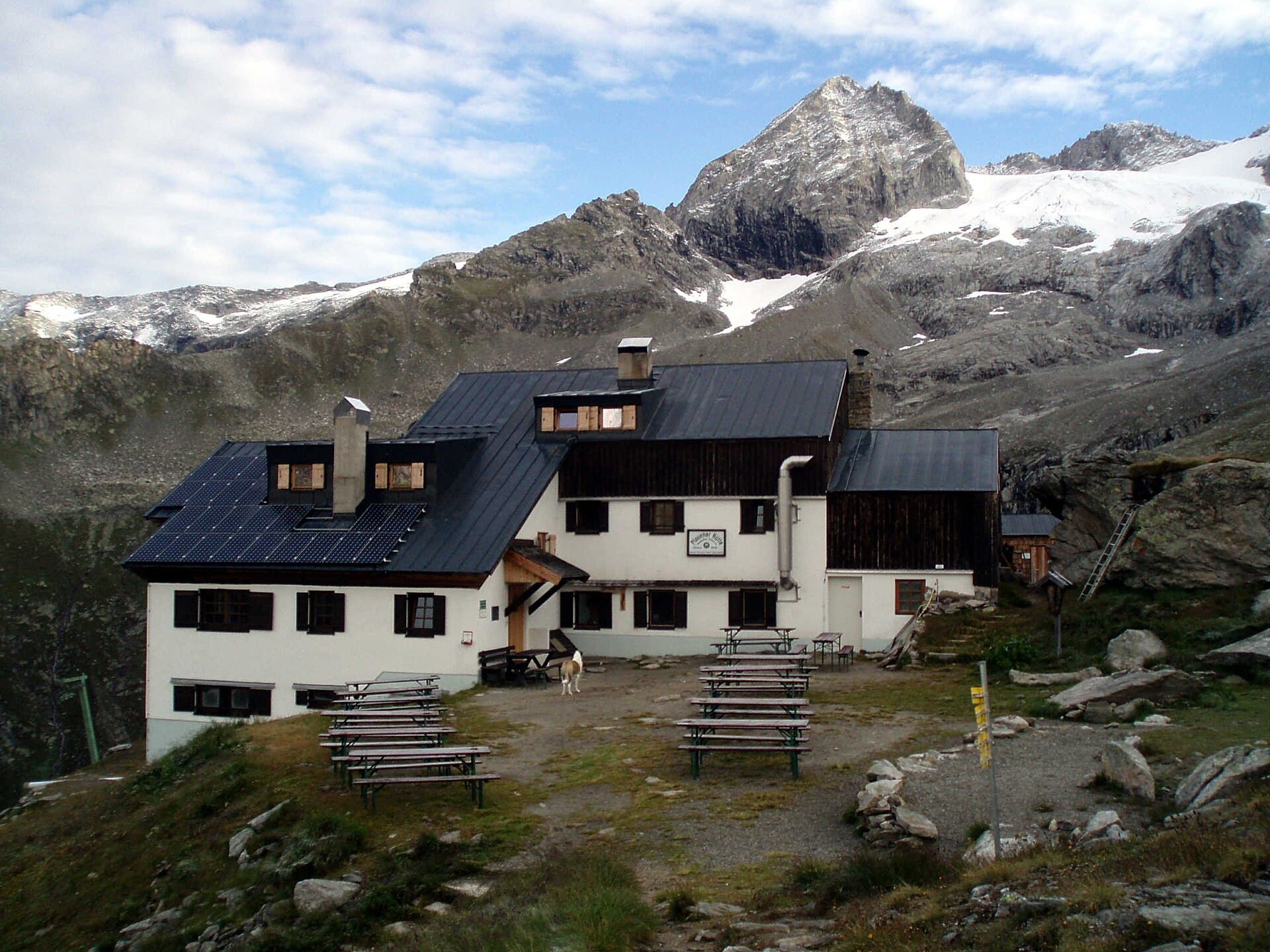 Plauener Hütte (via Wikimedia Commons, CC BY-SA 3.0 de)