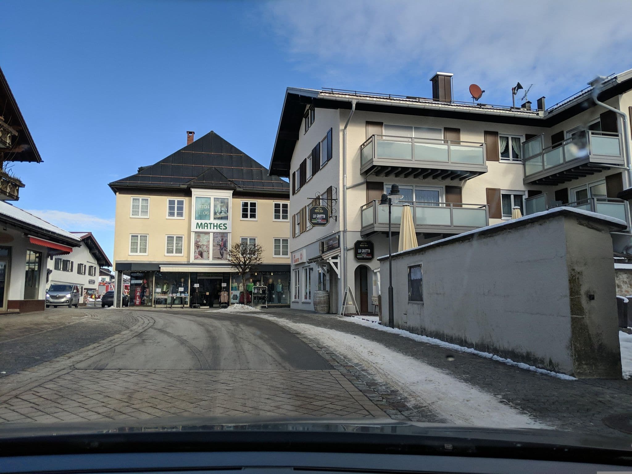 Street view near Alpentraum, Bolsterlang — © littlefool (CC BY-SA · Mapillary)
