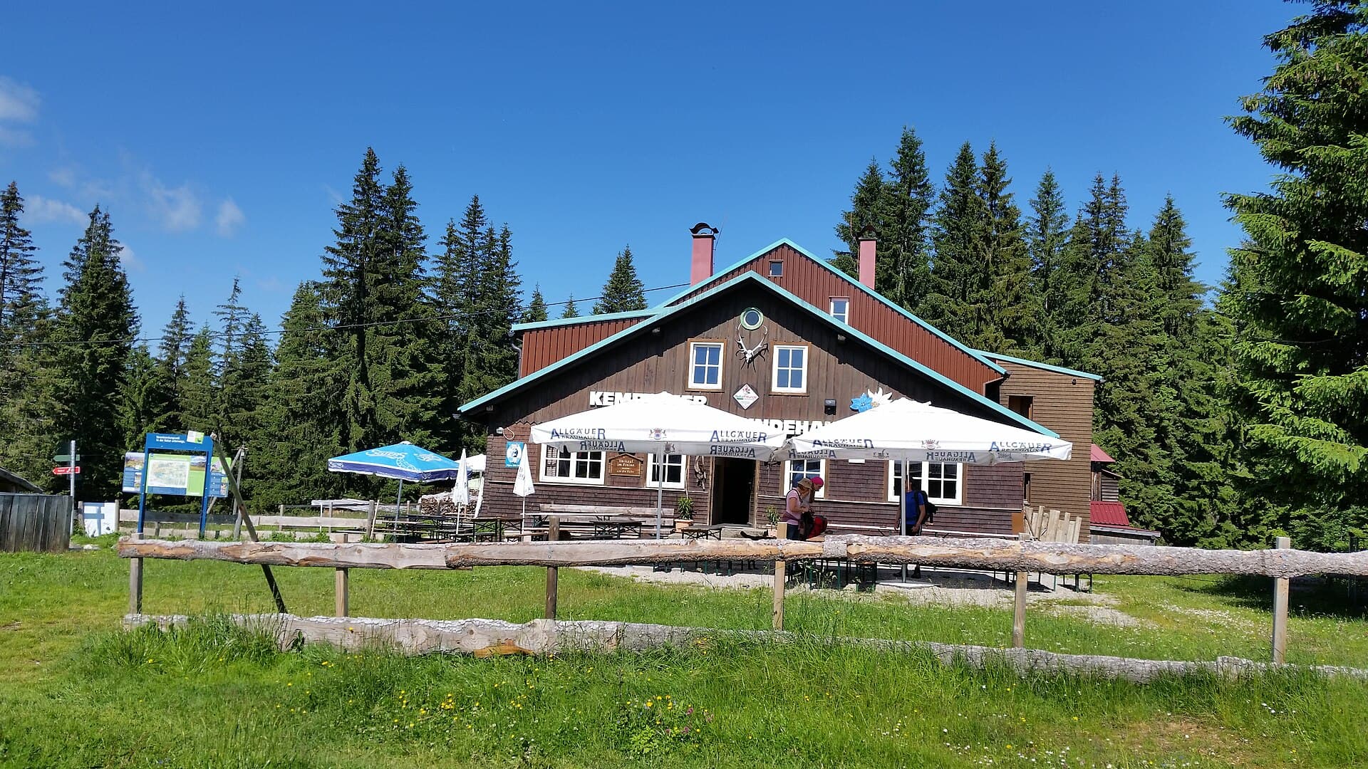 Kemptener Naturfreundehaus (via Wikimedia Commons, CC BY-SA 4.0)