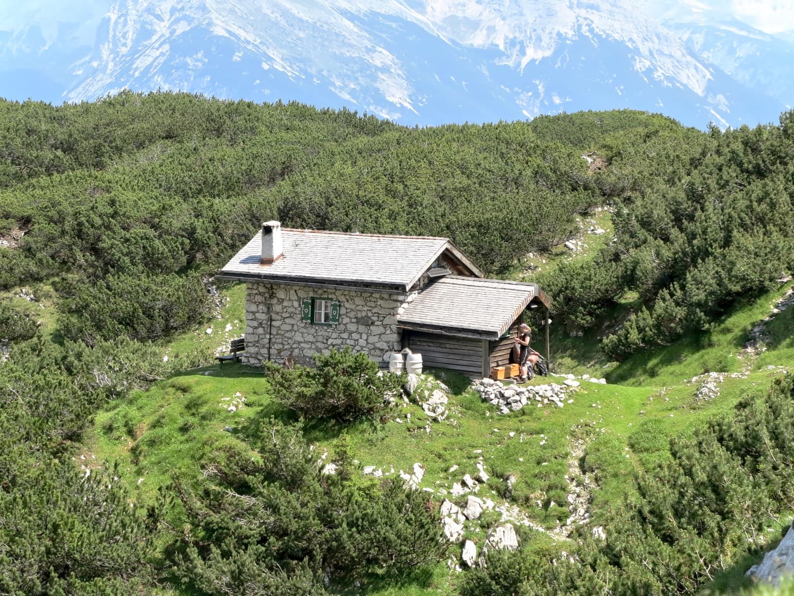 Arnspitzhütte (via Wikimedia Commons, CC BY-SA 3.0)