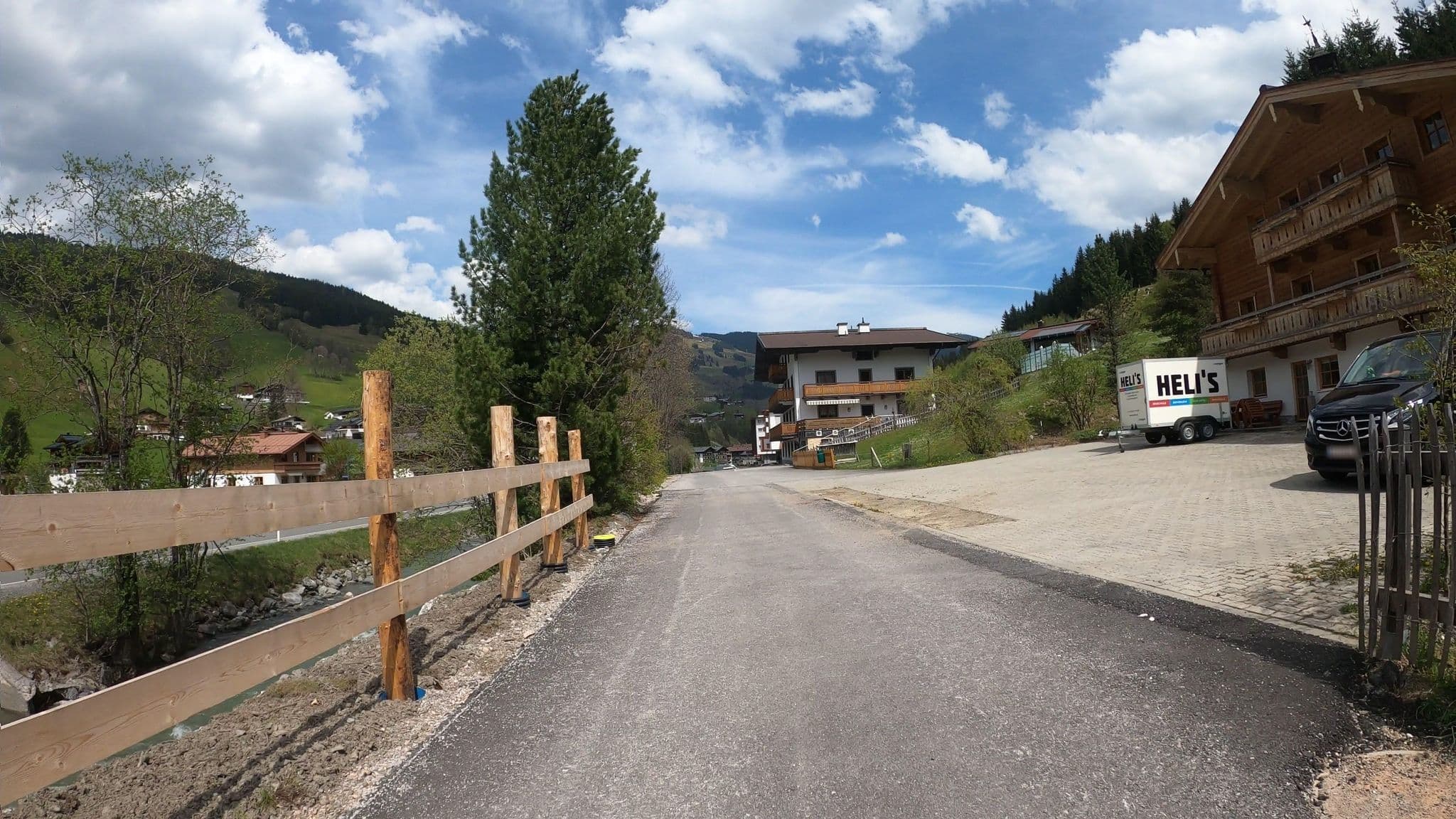 Street view near Good Times-Hostel Saalbach, Saalbach — © osmplus_org (CC BY-SA · Mapillary)