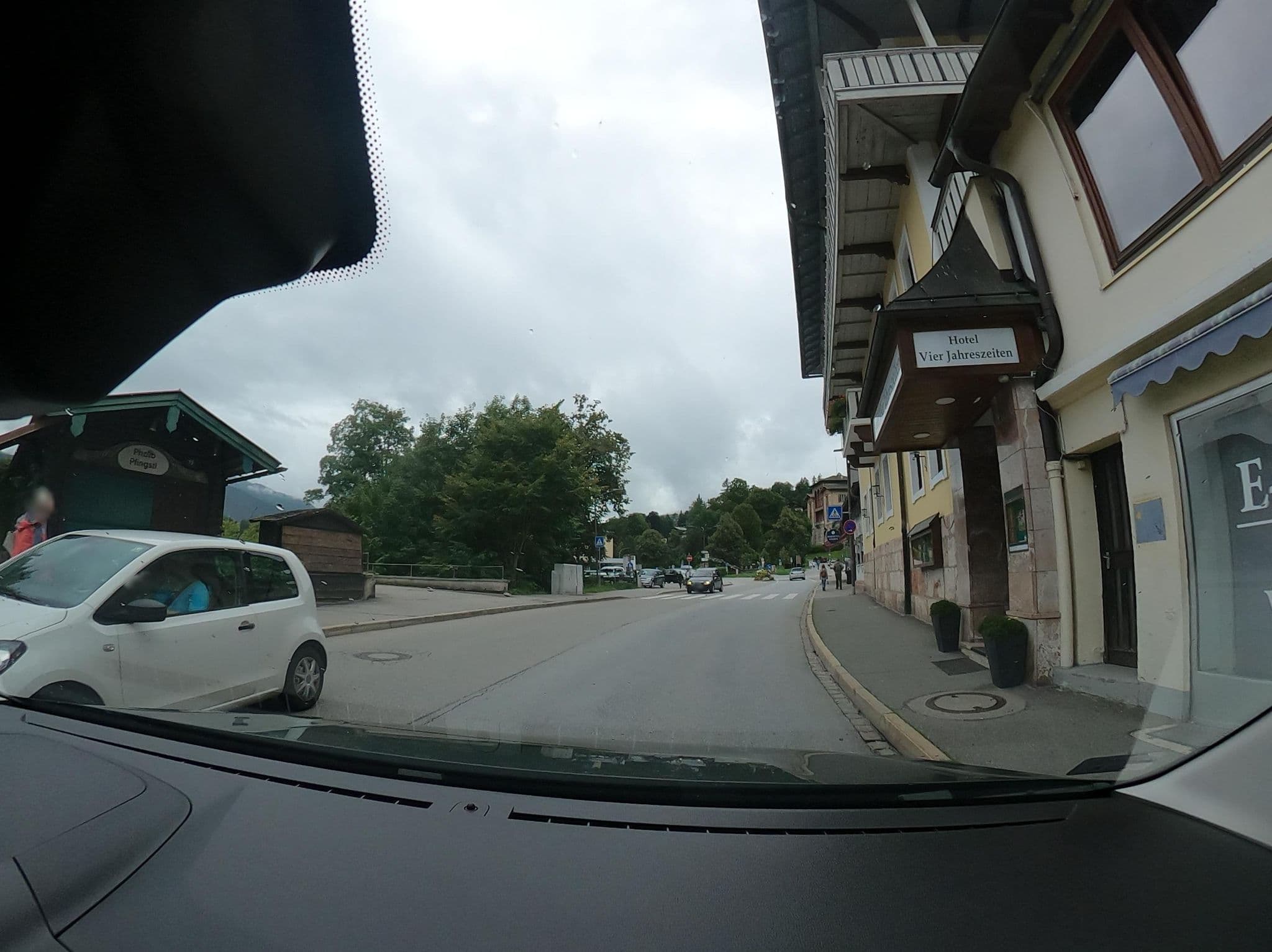 Street view near Hotel Vier Jahreszeiten, Berchtesgaden — © vst (CC BY-SA · Mapillary)