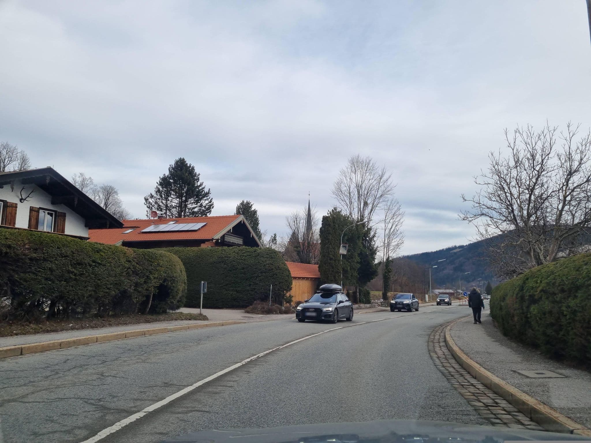 Street view near Haus Grauvogl, Bad Wiessee — © dsmm (CC BY-SA · Mapillary)