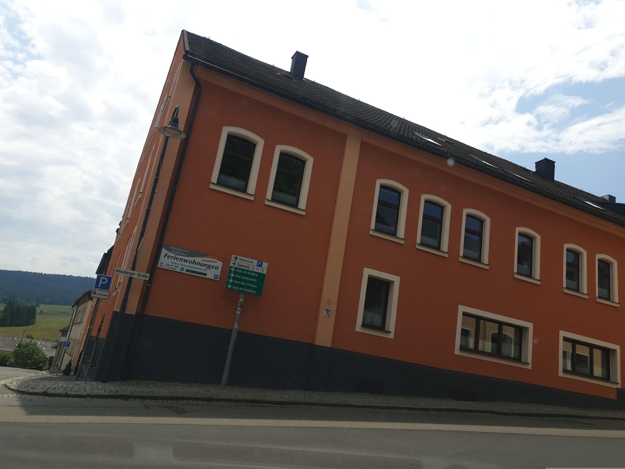 Street view near Lang's Ferienwohnungen, Kurort Oberwiesenthal — © canislupus (CC BY-SA · Mapillary)