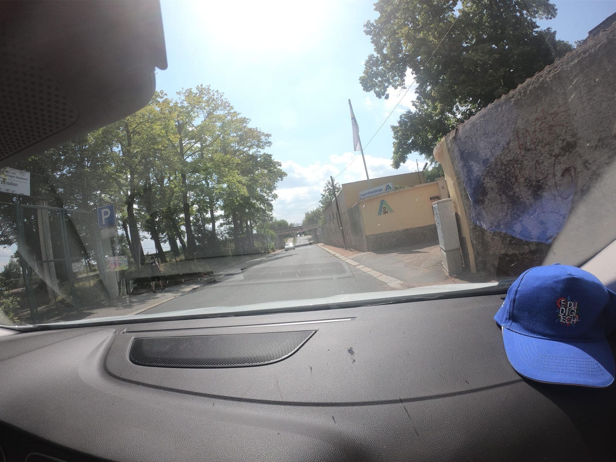 Street view near Jugendherberge Dresden-Radebeul, Radebeul — © vst (CC BY-SA · Mapillary)