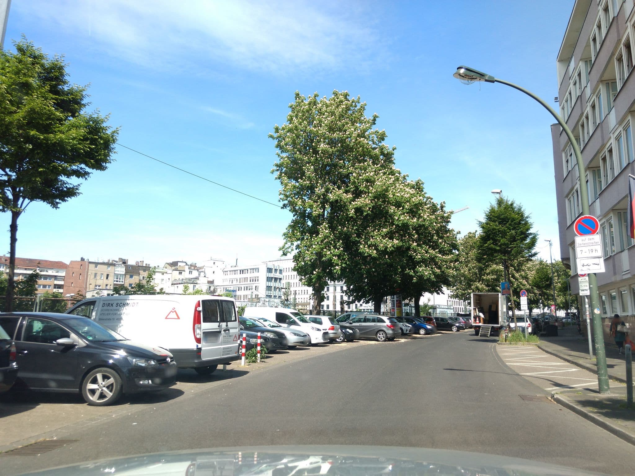 Street view near Kempe Comfort, Düsseldorf-Pempelfort — © miler (CC BY-SA · Mapillary)