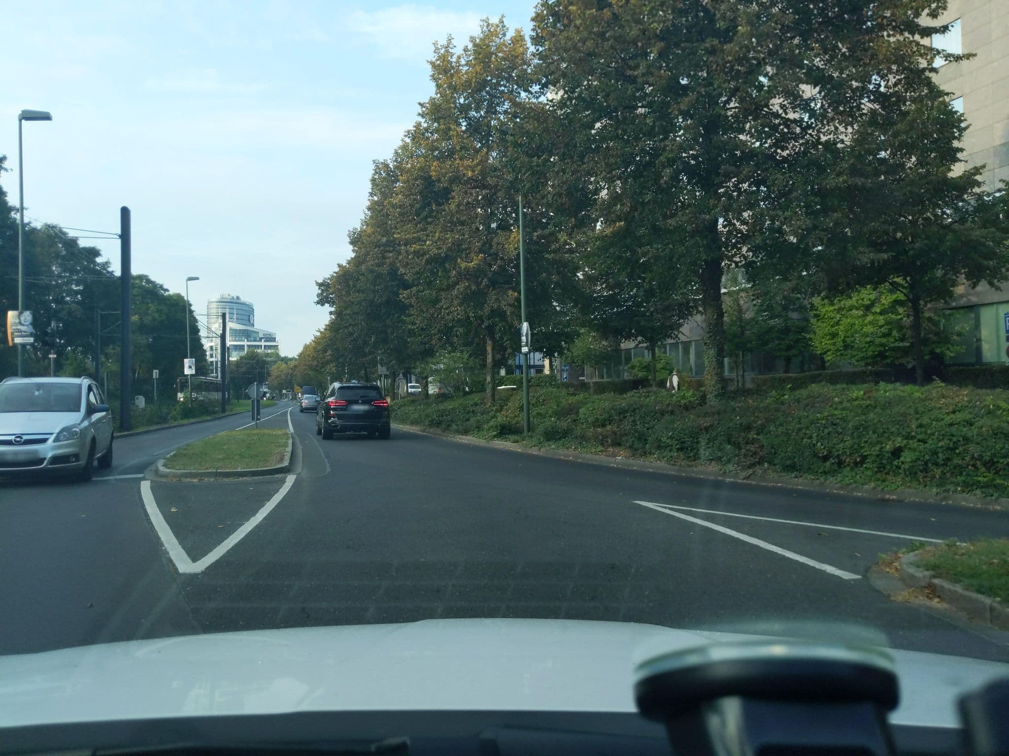 Street view near voco Düsseldorf Seestern, Düsseldorf-Pempelfort — © littlefool (CC BY-SA · Mapillary)