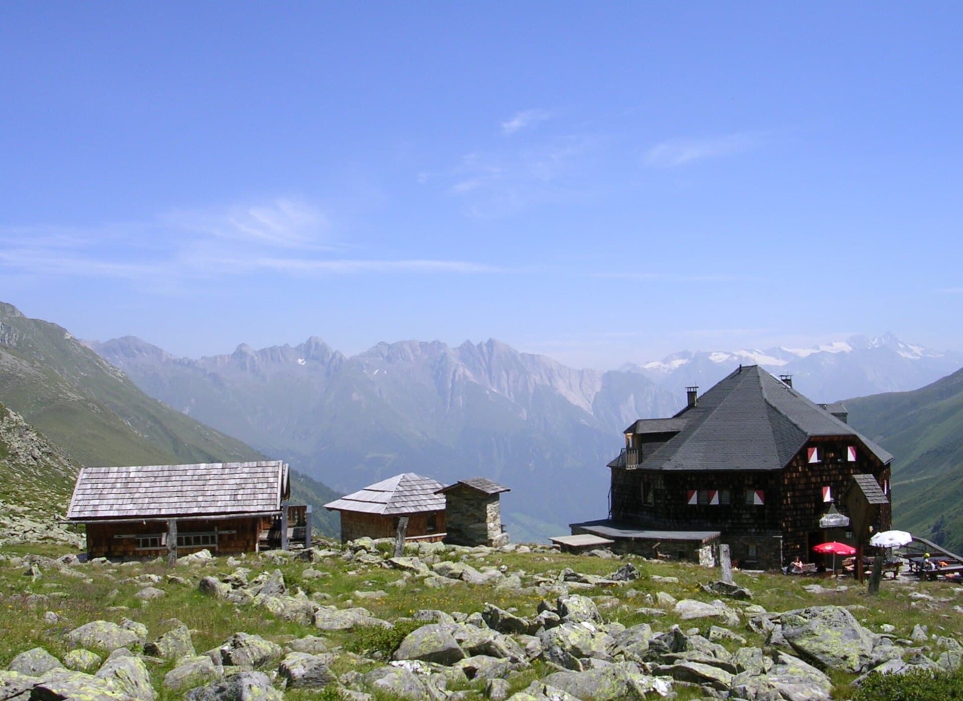 Lasörlinghütte (via Wikimedia Commons, CC BY-SA 2.5)