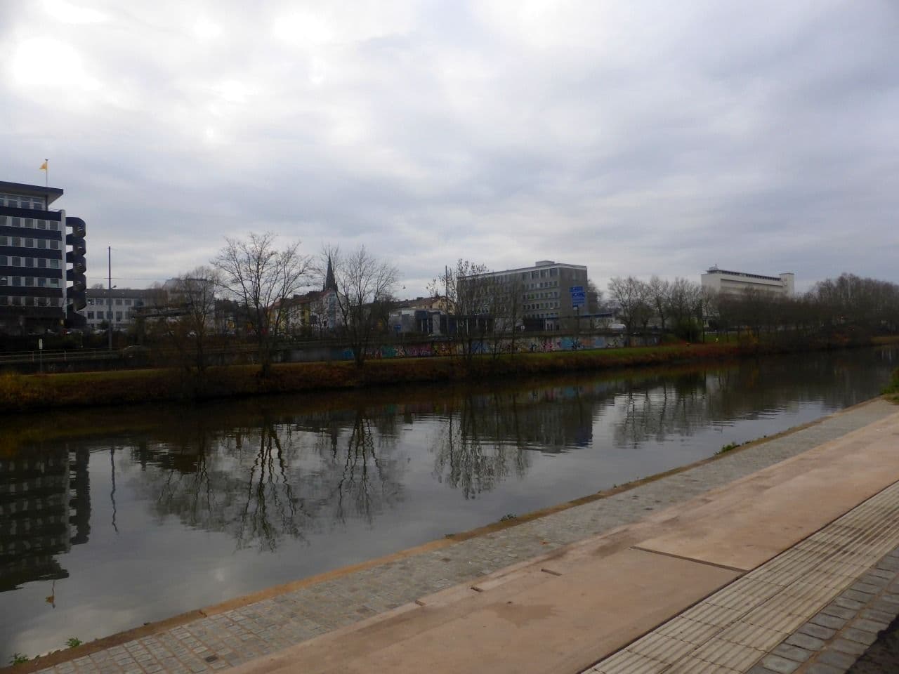 Street view near Mercure SB City, Saarbrücken — © sarant (CC BY-SA · Mapillary)