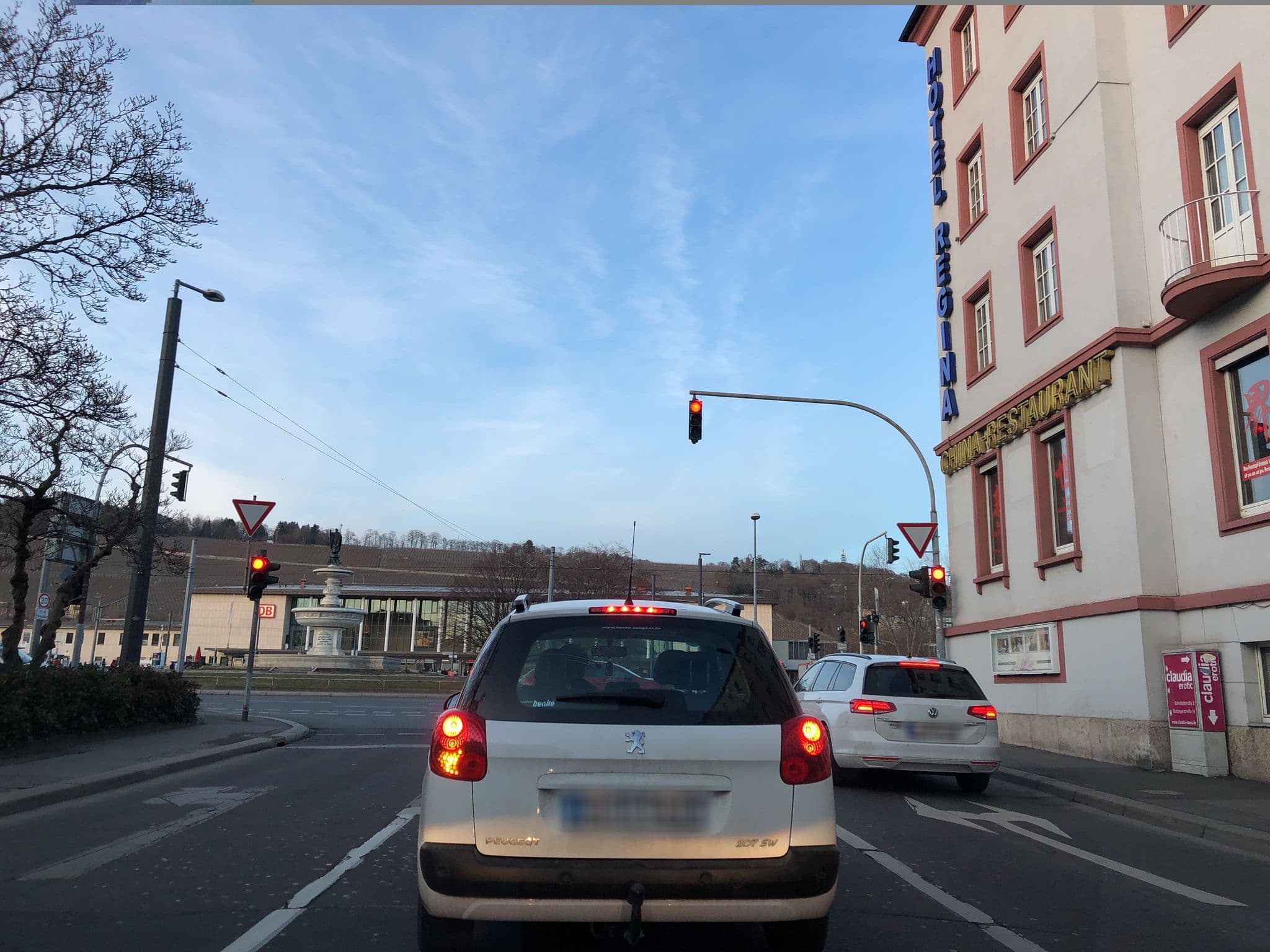 Street view near Babelfish Hostel, Würzburg — © chuck (CC BY-SA · Mapillary)